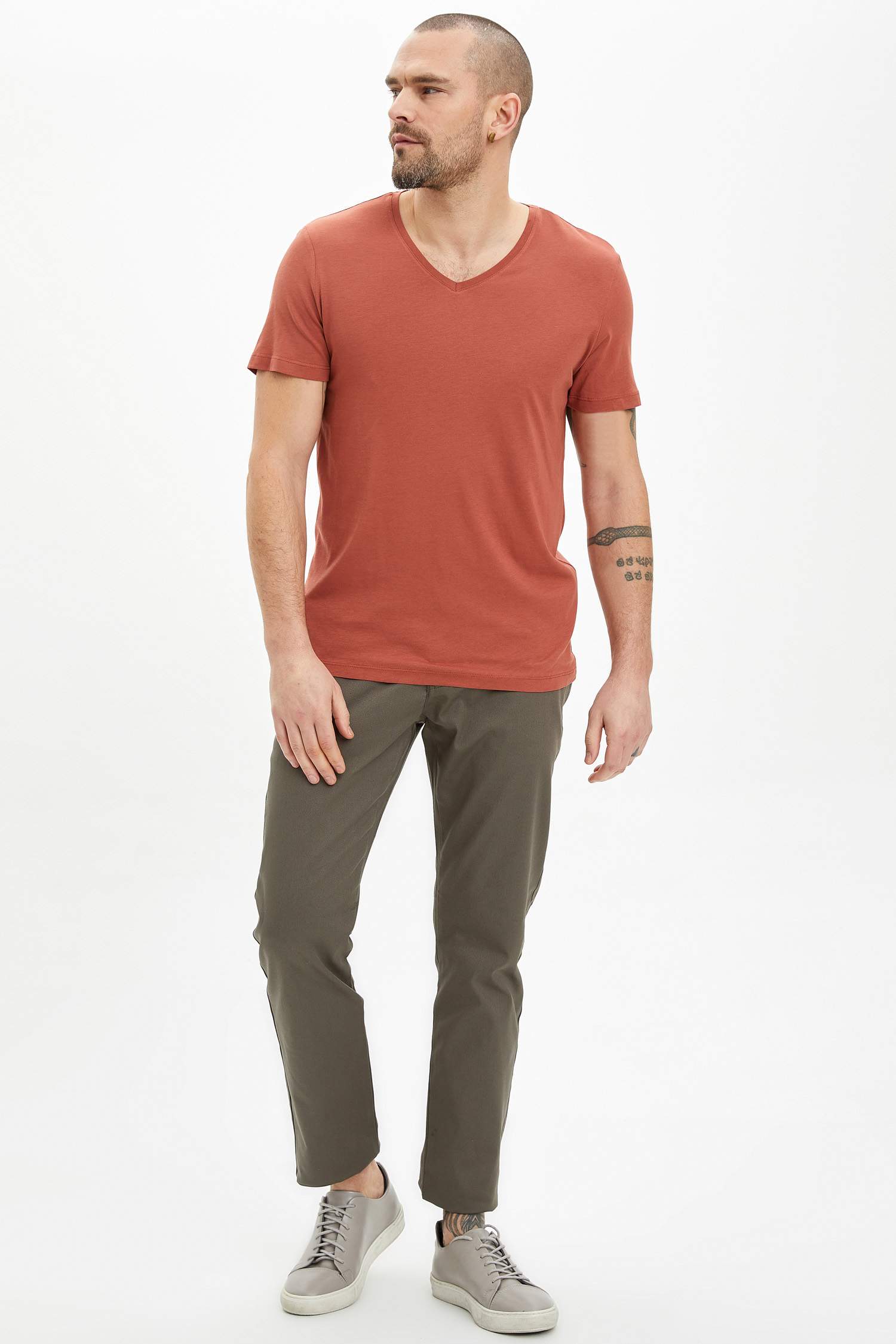 Slim Fit V Yaka Basic Premium Kalite Tişört