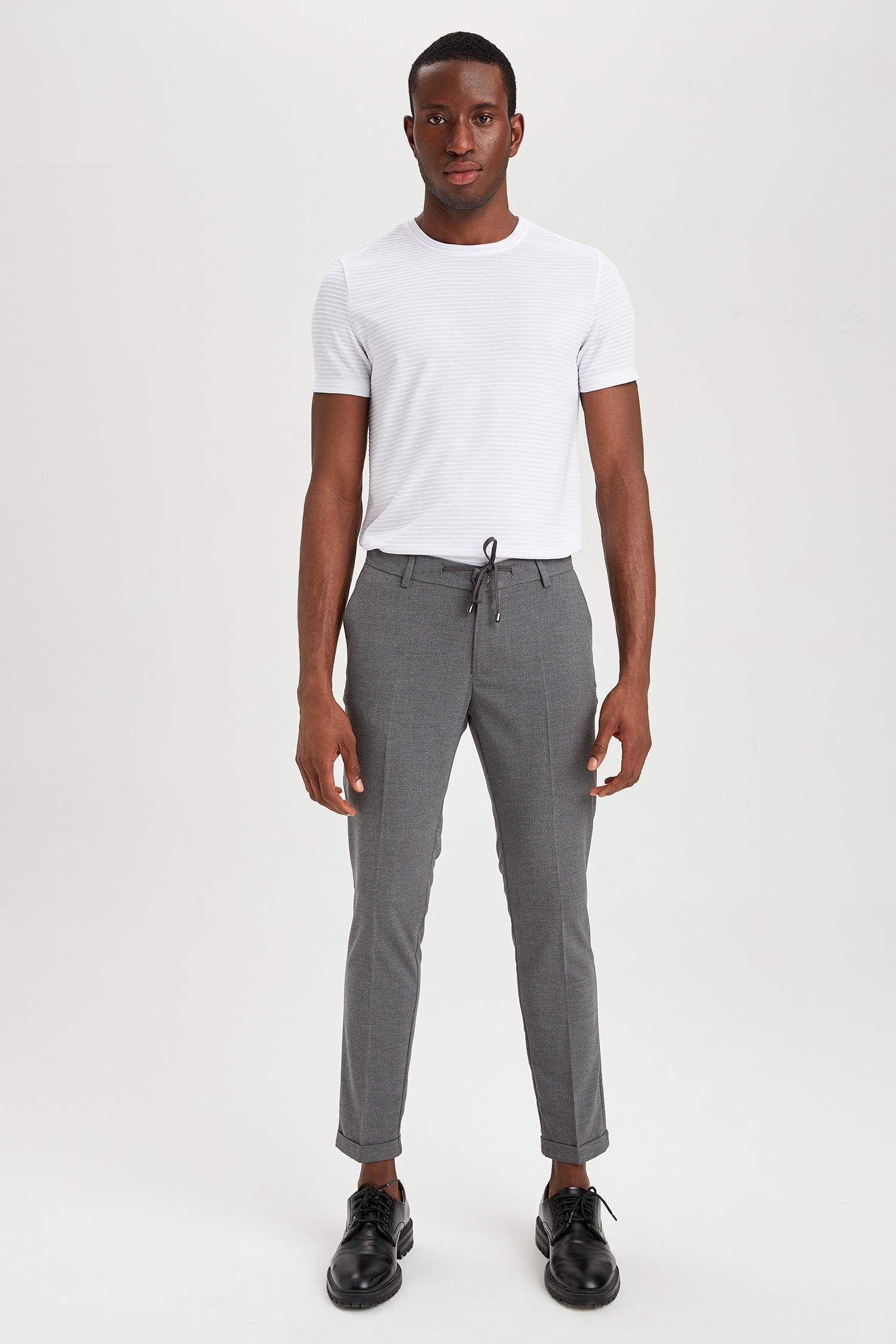 Slim Fit Bisiklet Yaka Basic Kısa Kollu Tişört