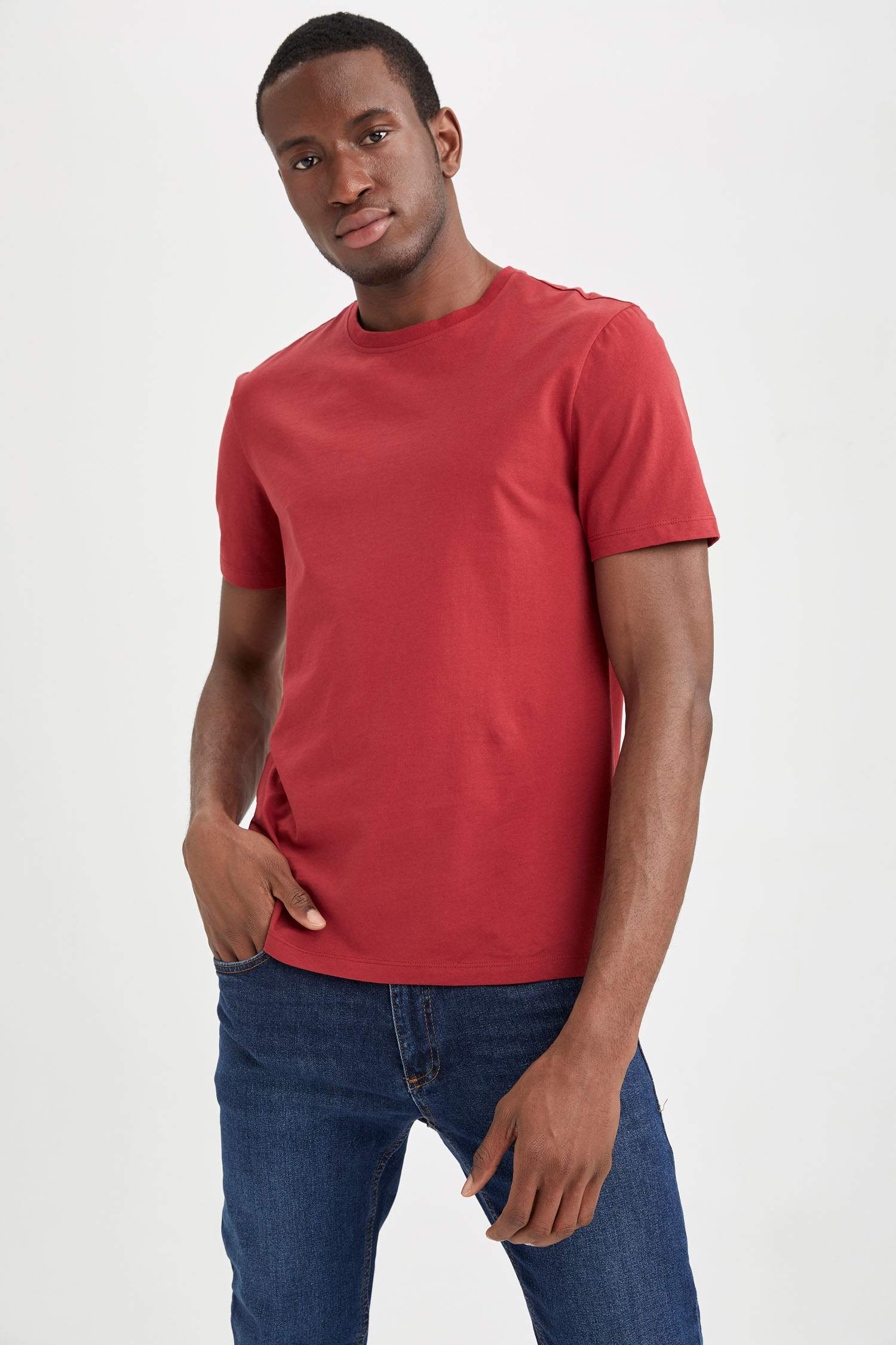 Regular Fit Basic Bisiklet Yaka Basic Tişört
