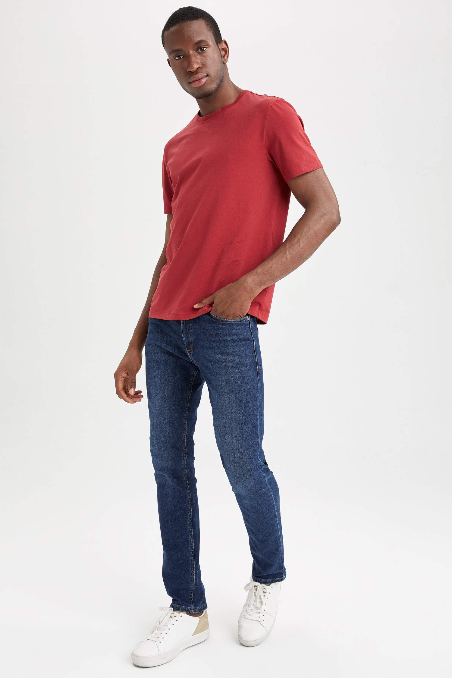 Regular Fit Basic Bisiklet Yaka Basic Tişört