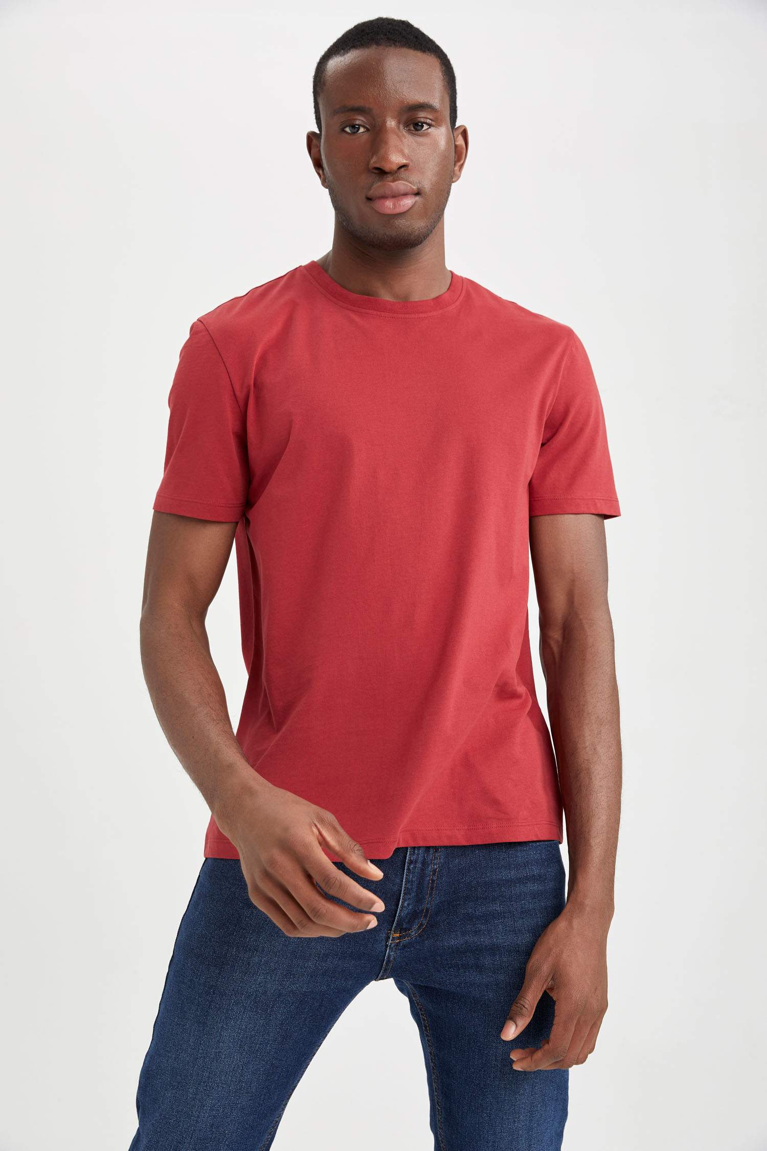 Regular Fit Basic Bisiklet Yaka Basic Tişört