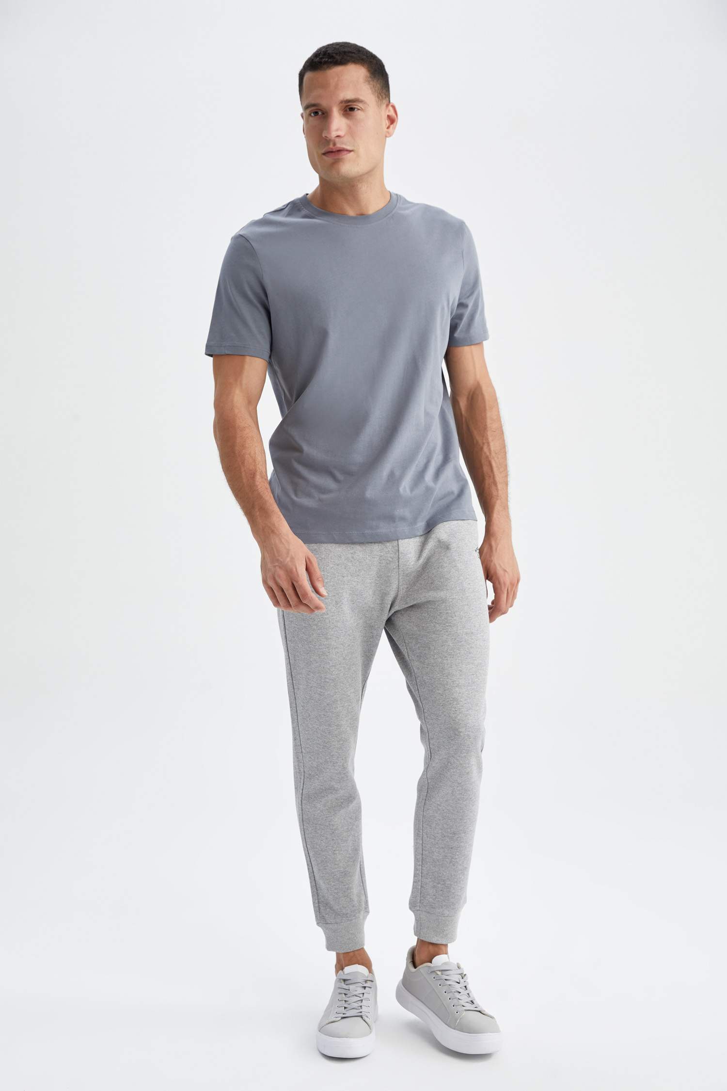 Regular Fit Basic Bisiklet Yaka Basic Tişört