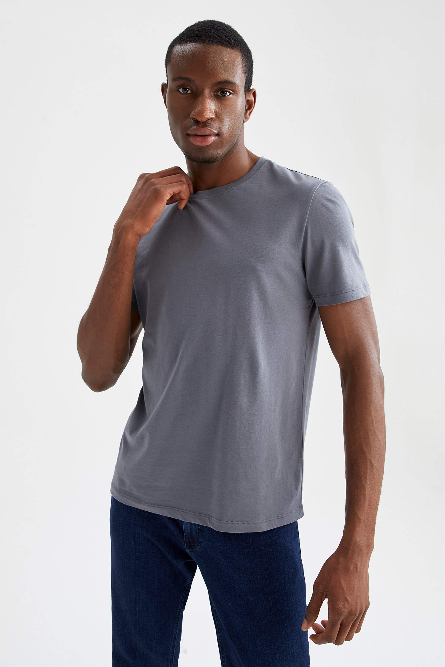 Regular Fit Basic Bisiklet Yaka Basic Tişört