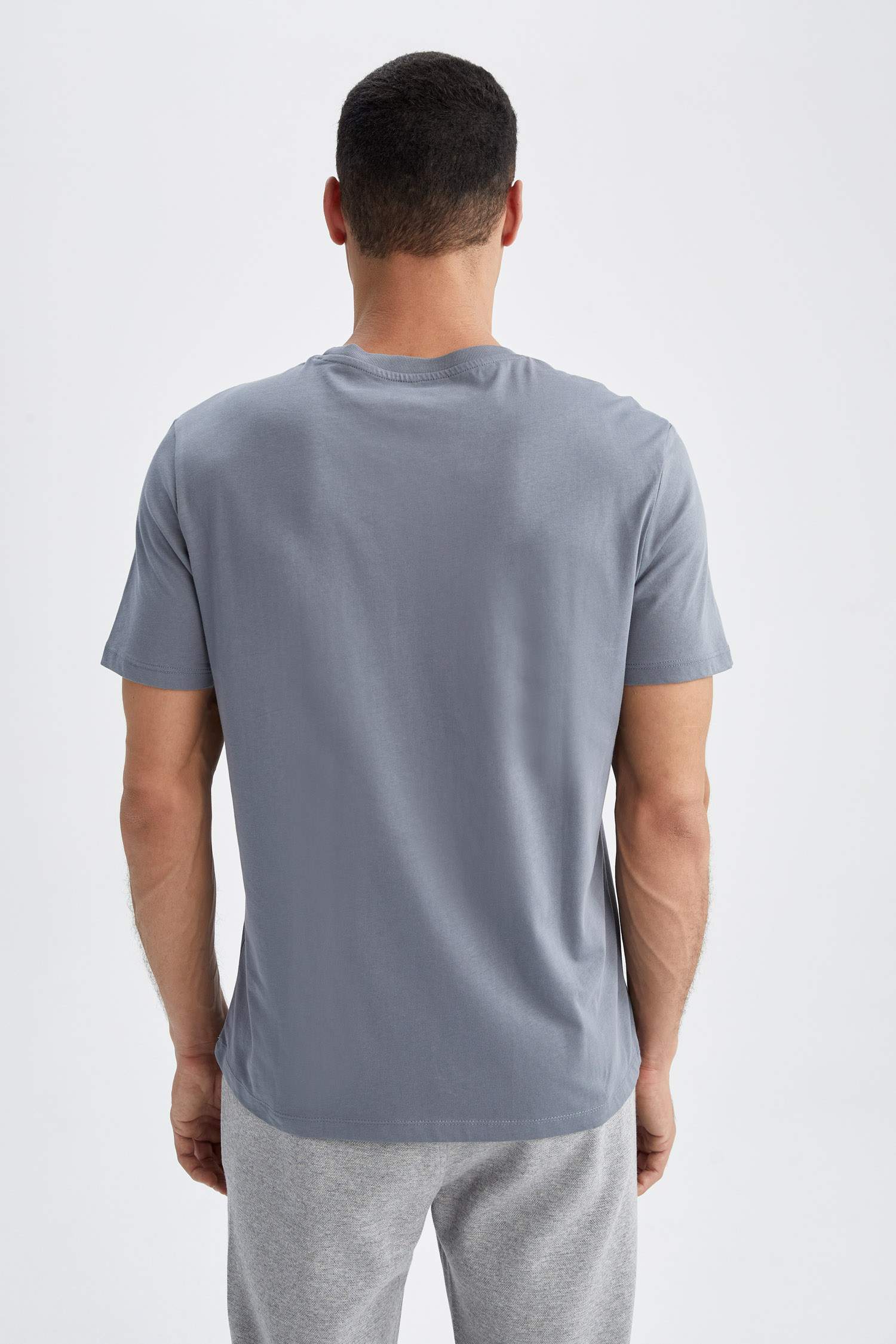 Regular Fit Basic Bisiklet Yaka Basic Tişört