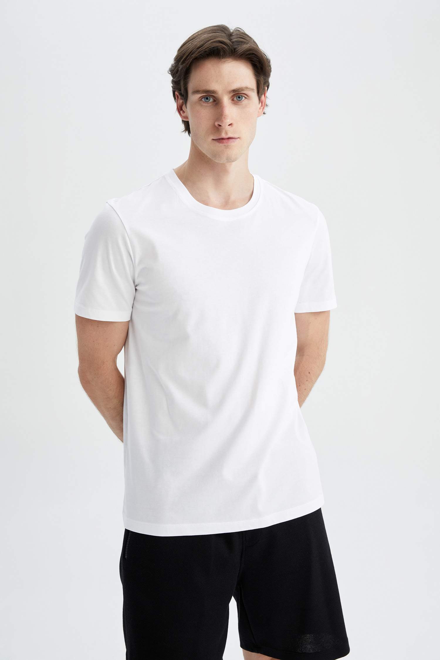 Regular Fit Basic Bisiklet Yaka Basic Tişört