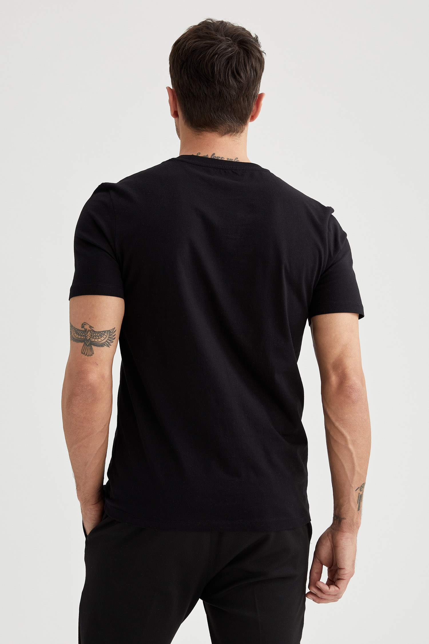Regular Fit Bisiklet Yaka Basic Kısa Kollu Siyah Tişört