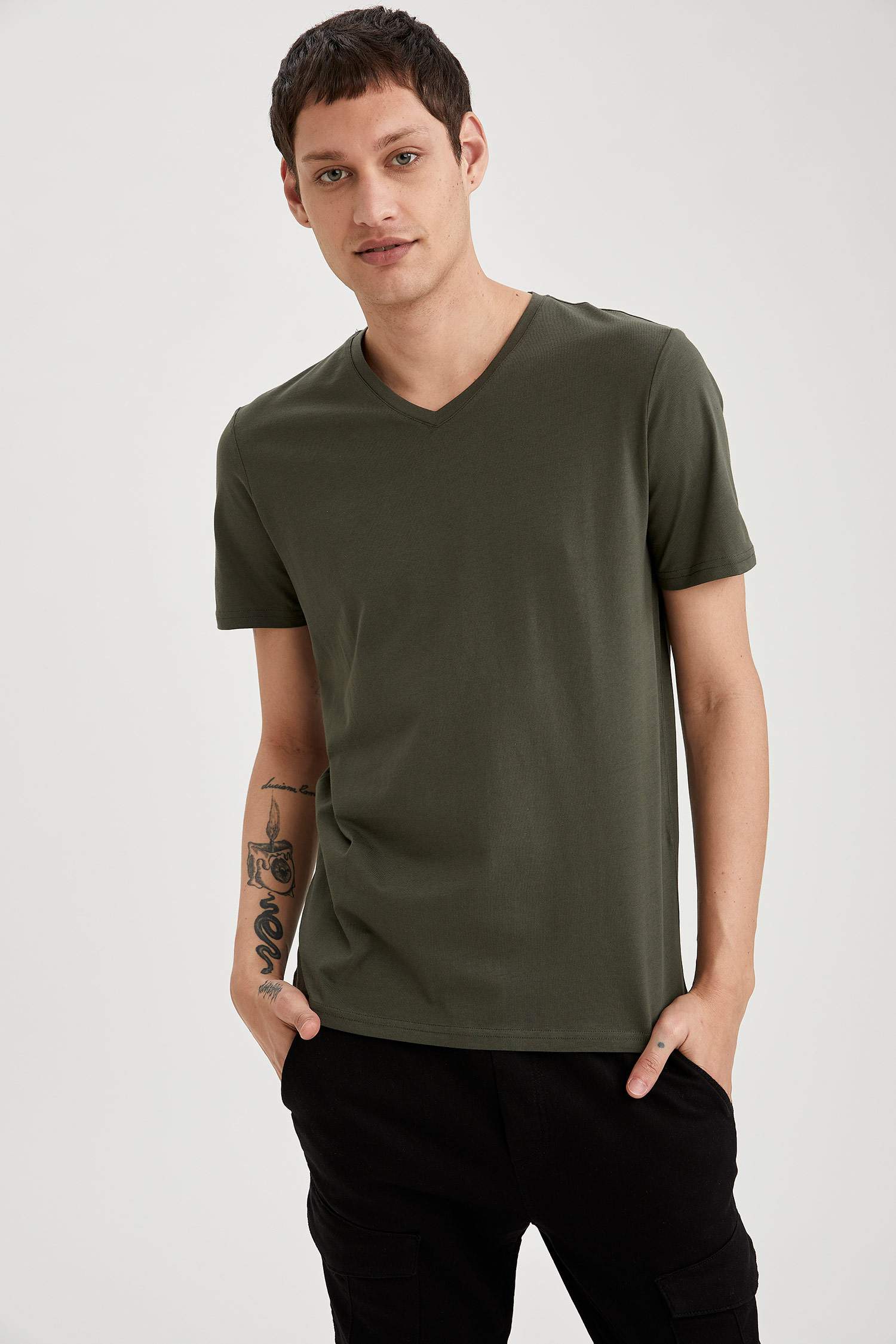 Slim Fit V Yaka Basic Haki Tişört