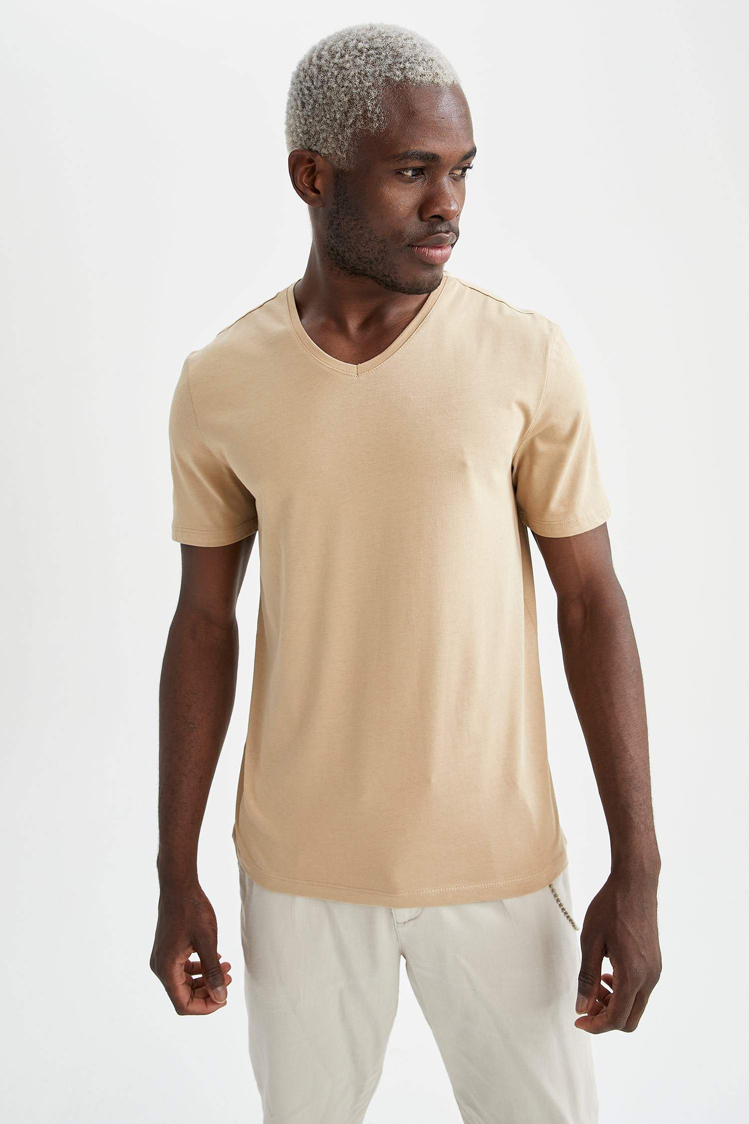 Slim Fit V Yaka Basic Tişört