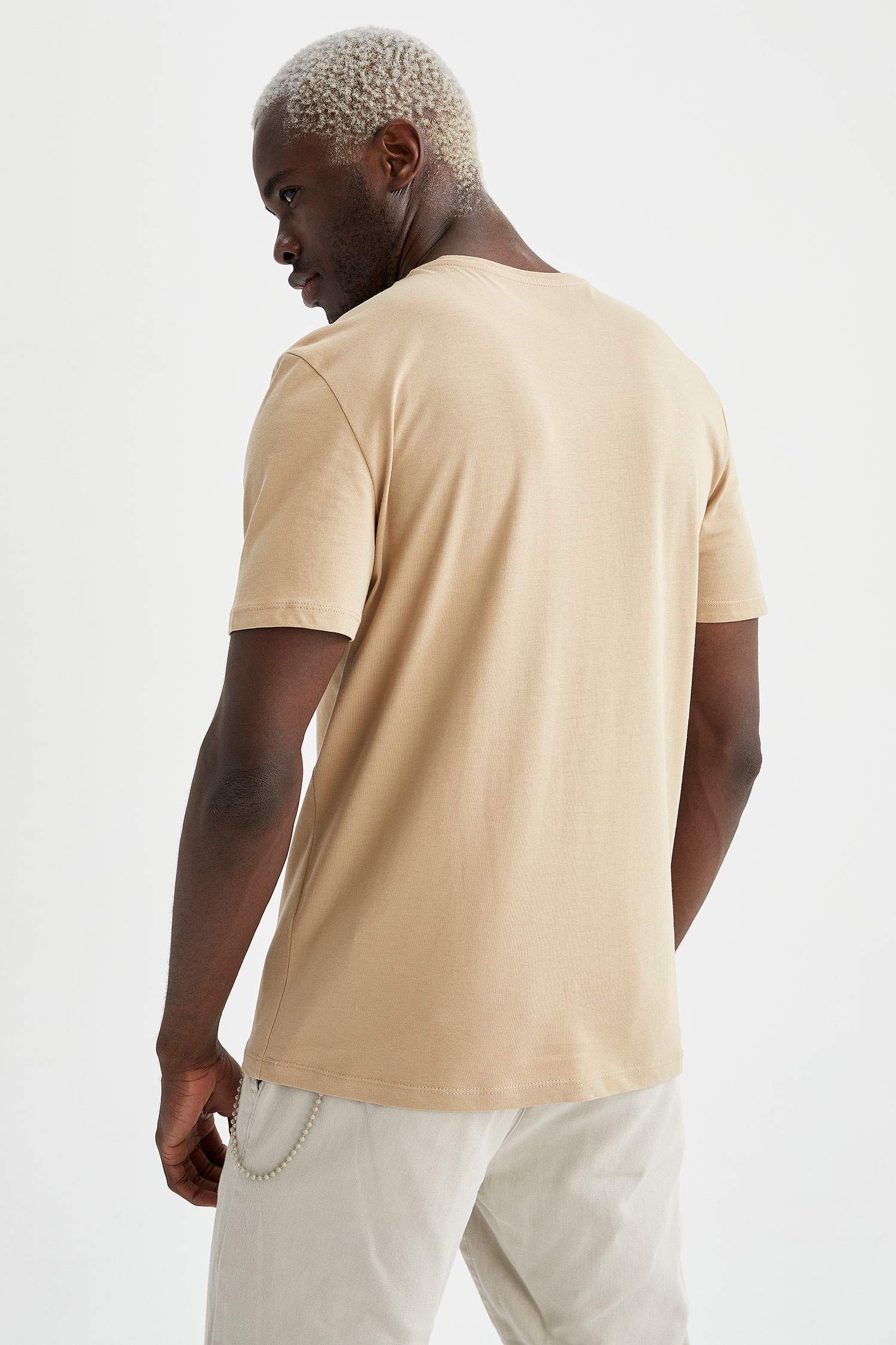 Slim Fit V Yaka Basic Tişört