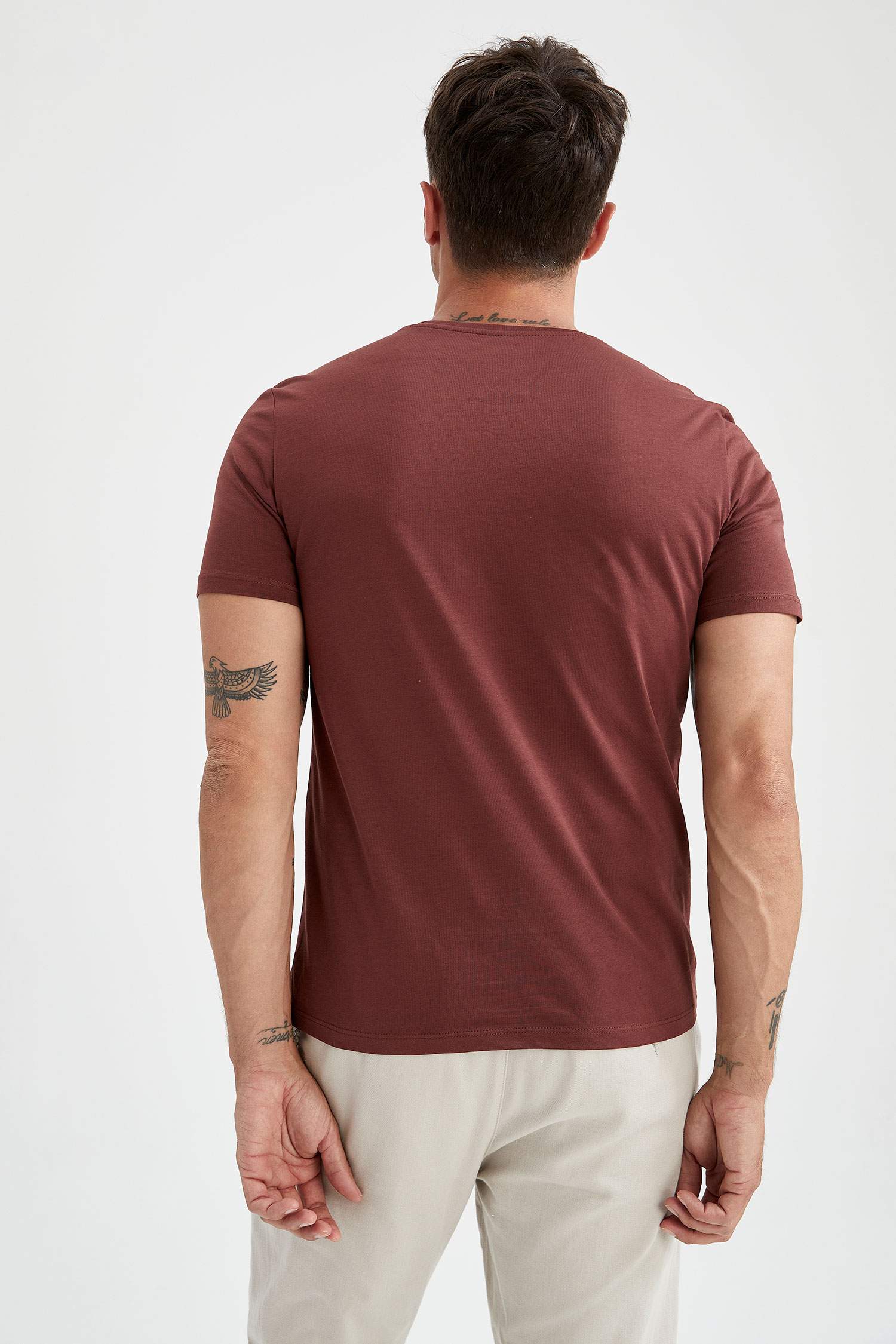 Slim Fit V Yaka Basic Tişört