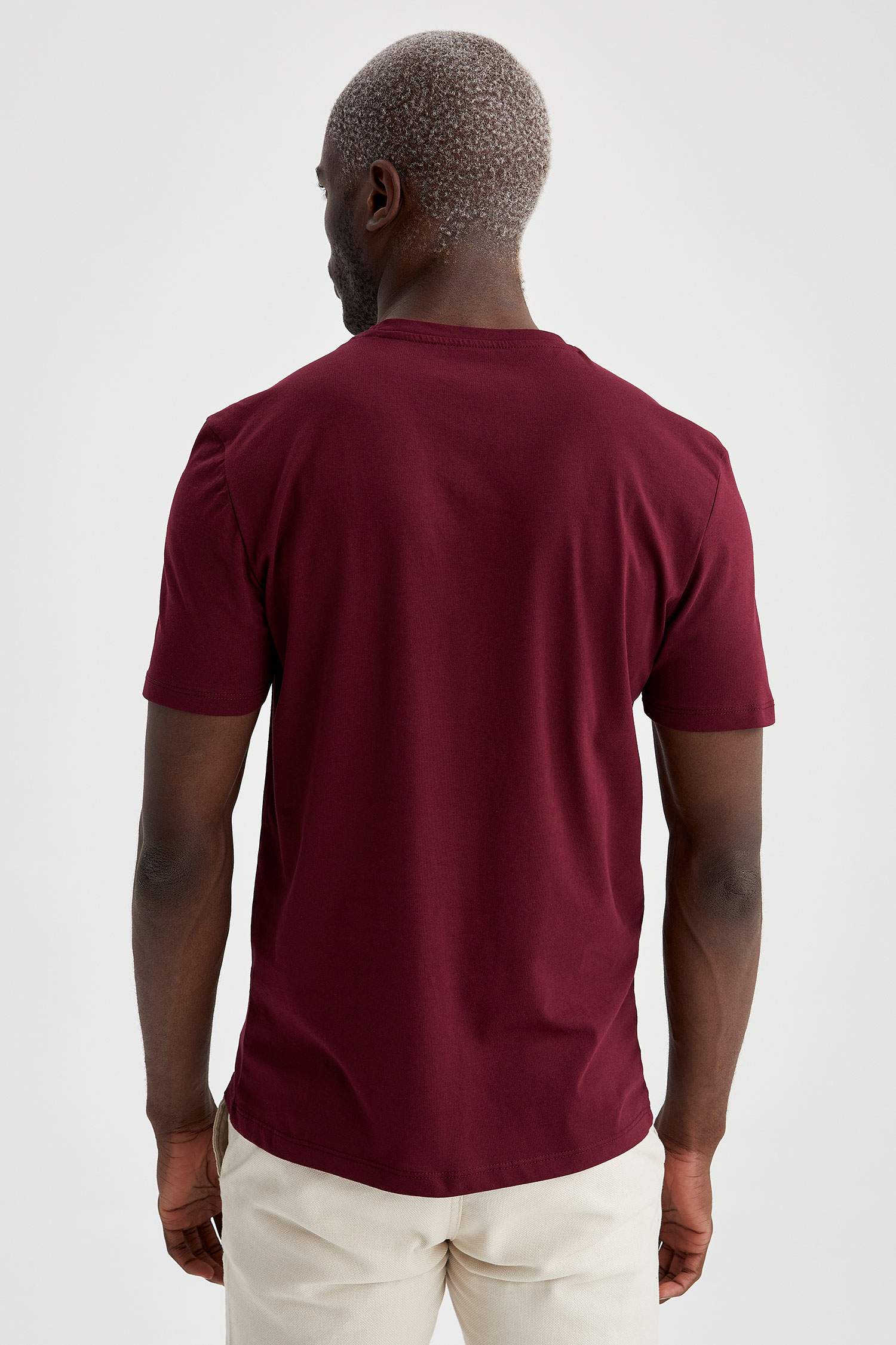 Slim Fit V Yaka Basic Tişört