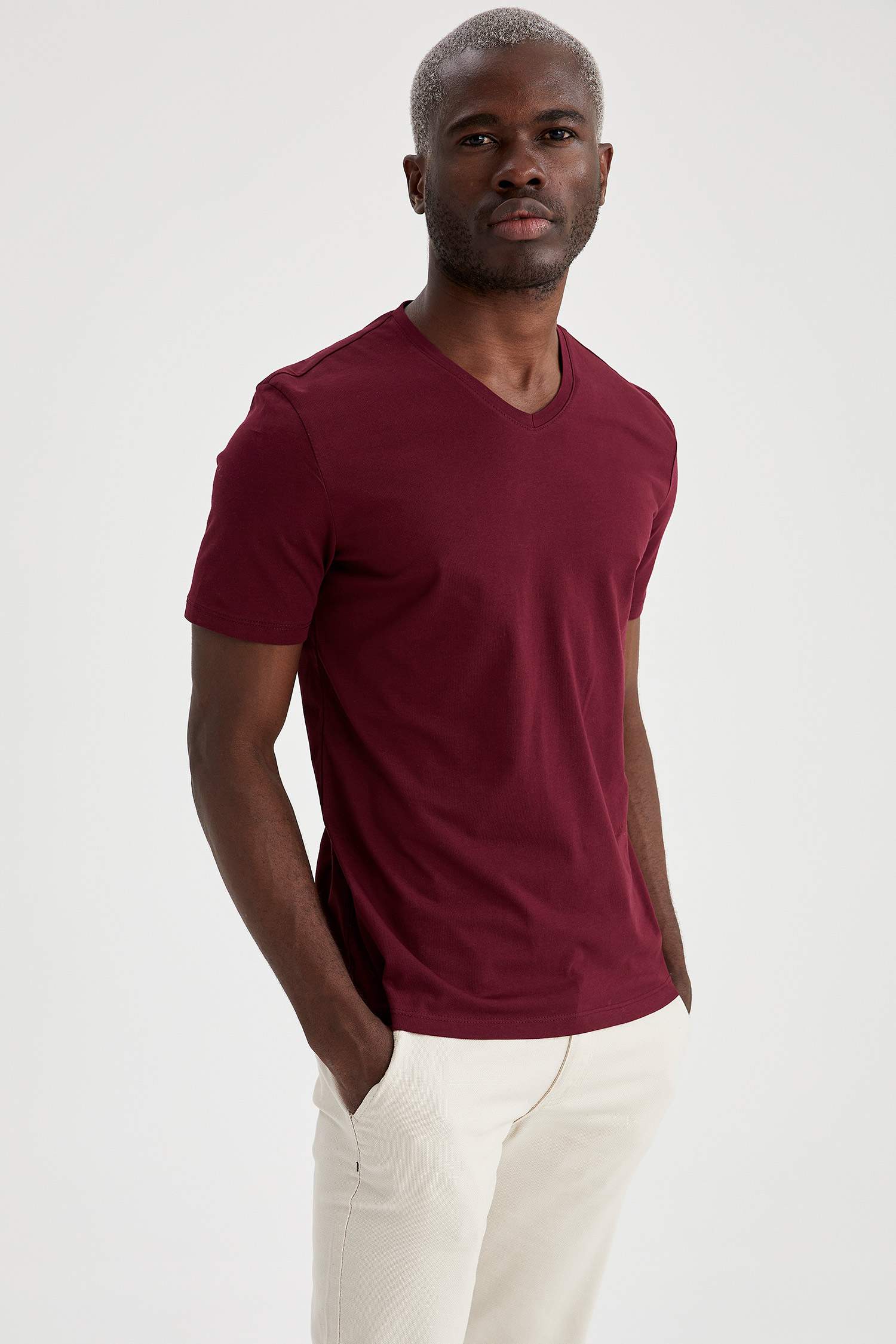 Slim Fit V Yaka Basic Tişört