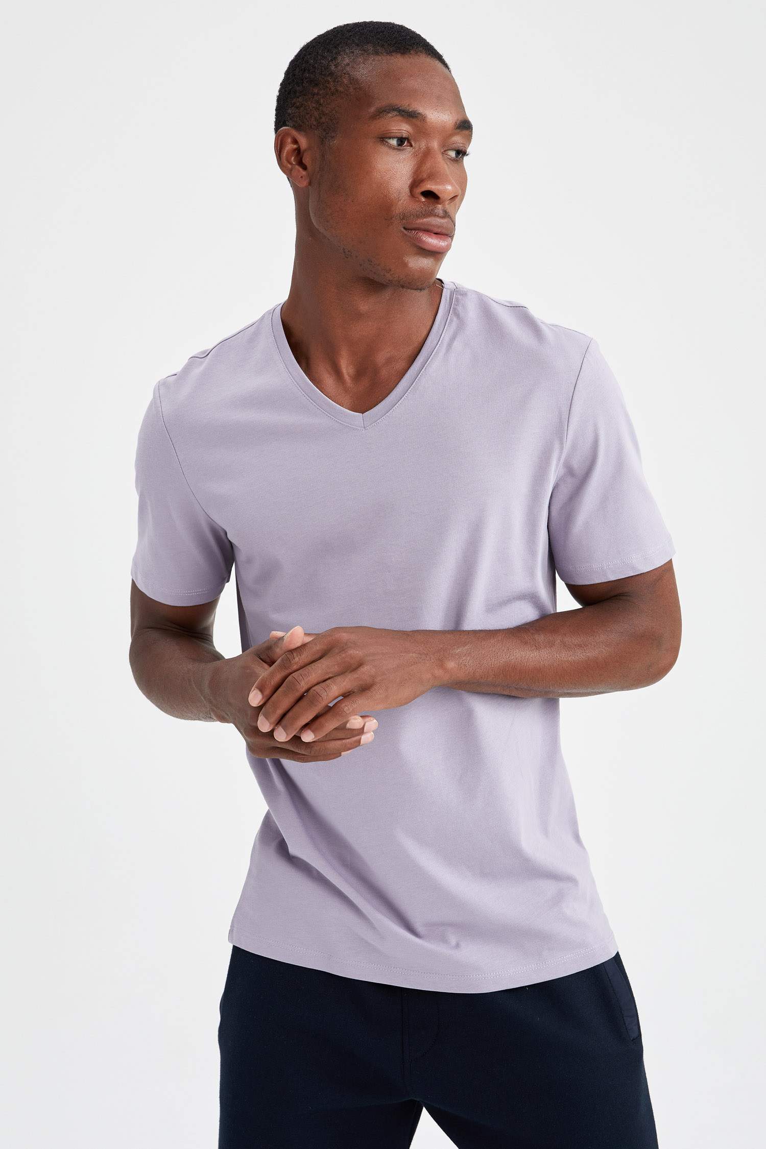 Slim Fit V Yaka Basic Tişört