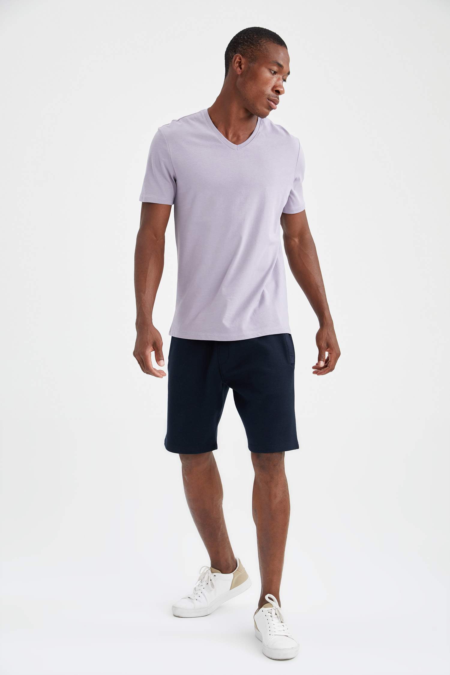 Slim Fit V Yaka Basic Tişört