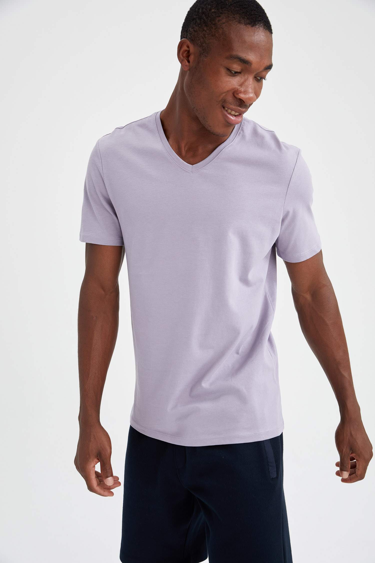 Slim Fit V Yaka Basic Tişört