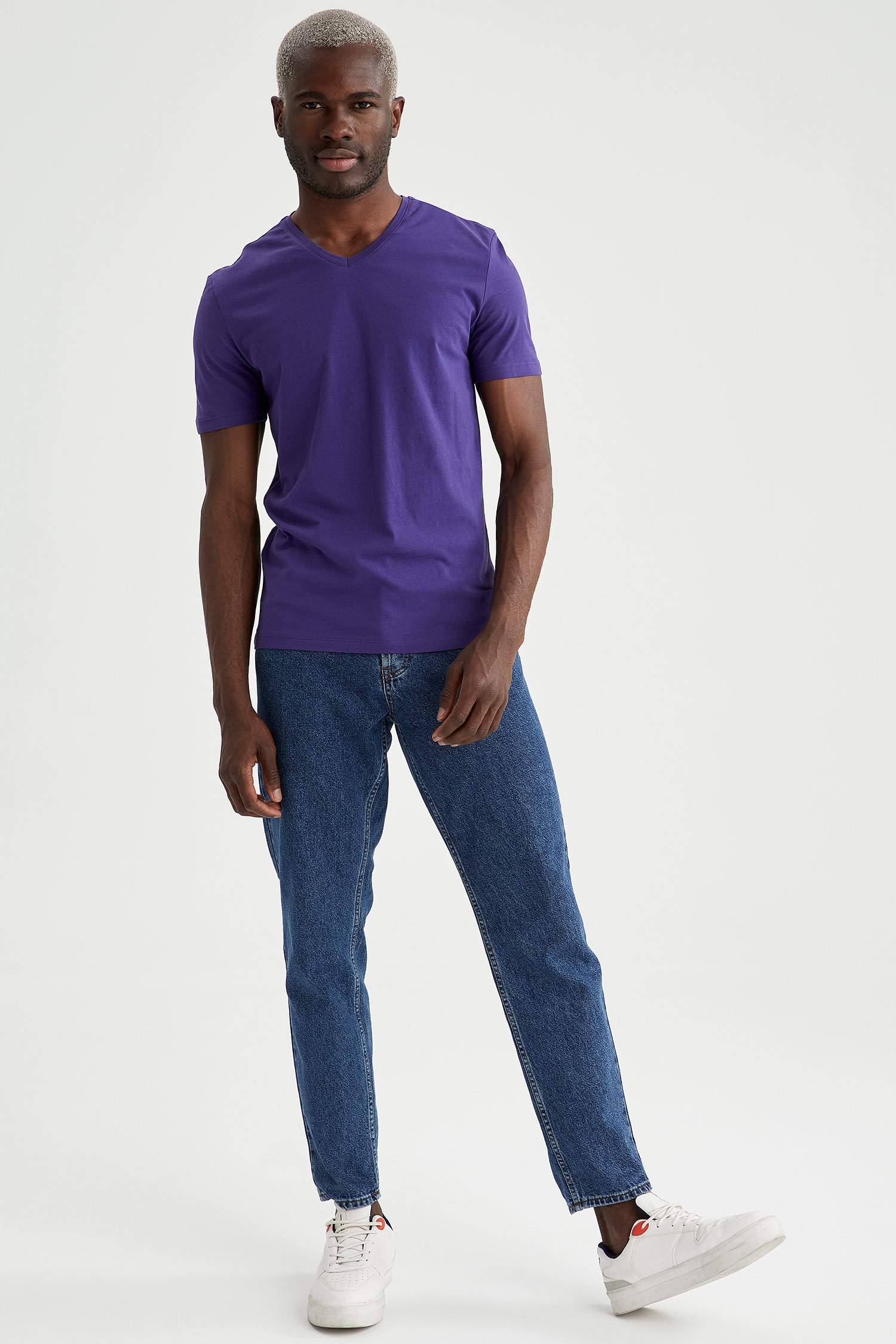 Slim Fit V Yaka Basic Tişört