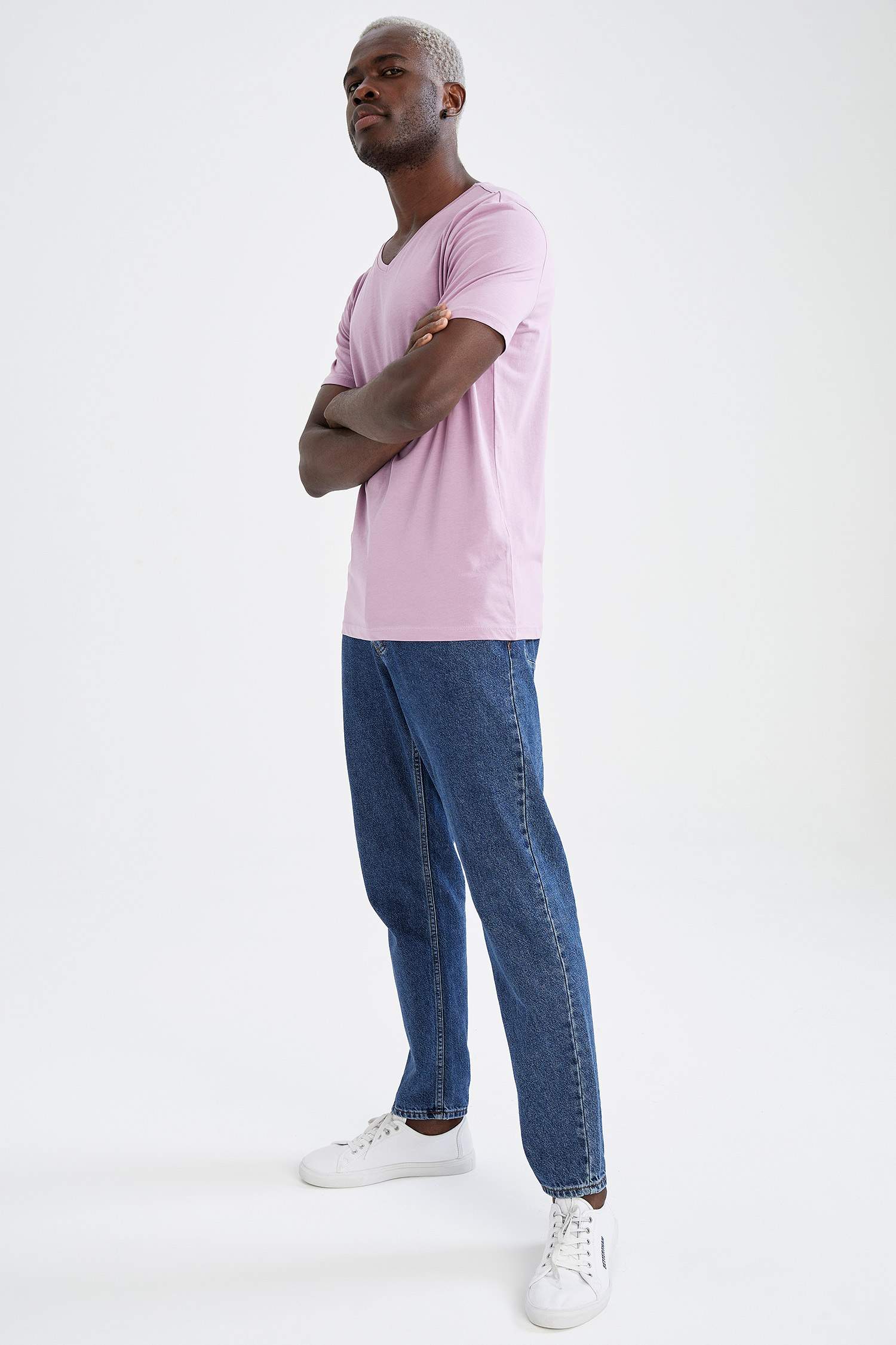 Slim Fit V Yaka Basic Tişört