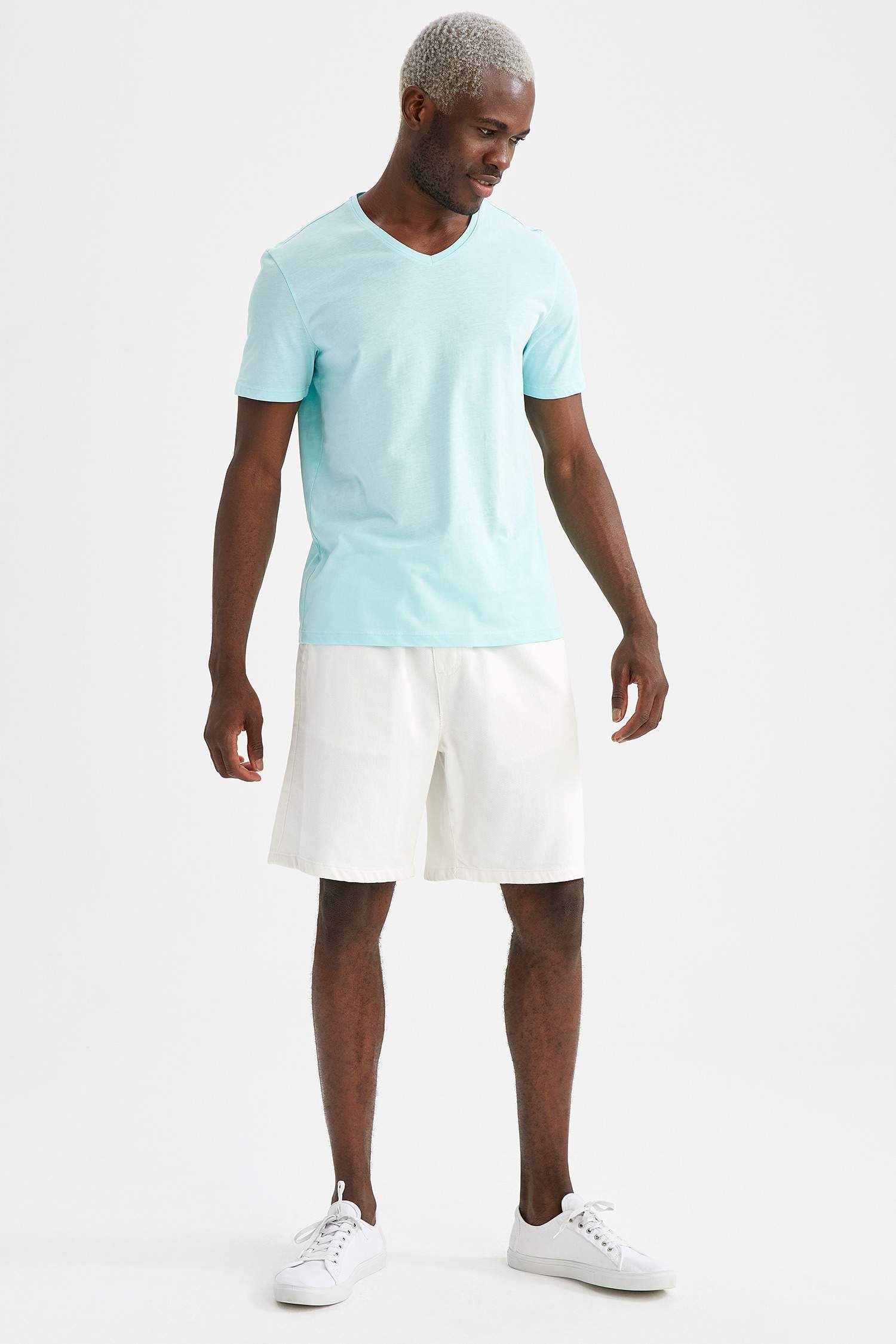 Slim Fit V Yaka Basic Tişört