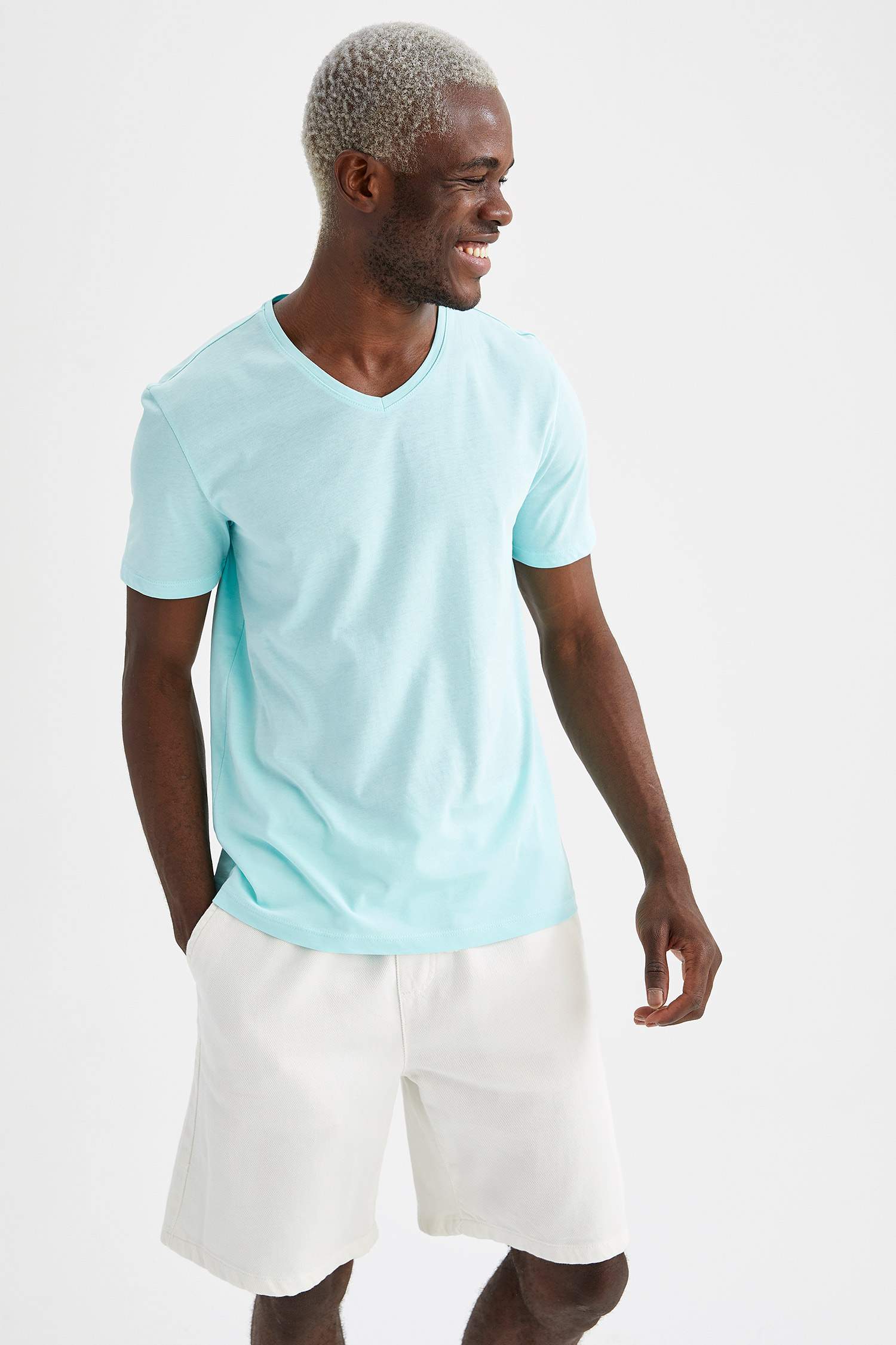 Slim Fit V Yaka Basic Tişört