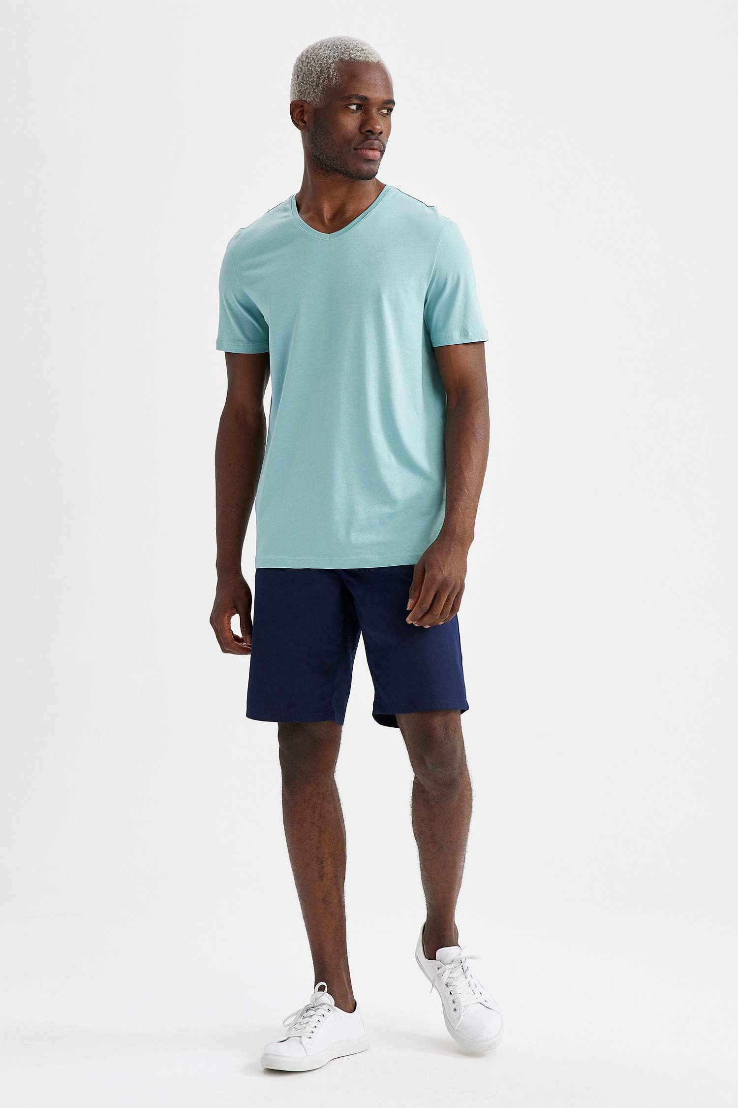 Slim Fit V Yaka Basic Tişört