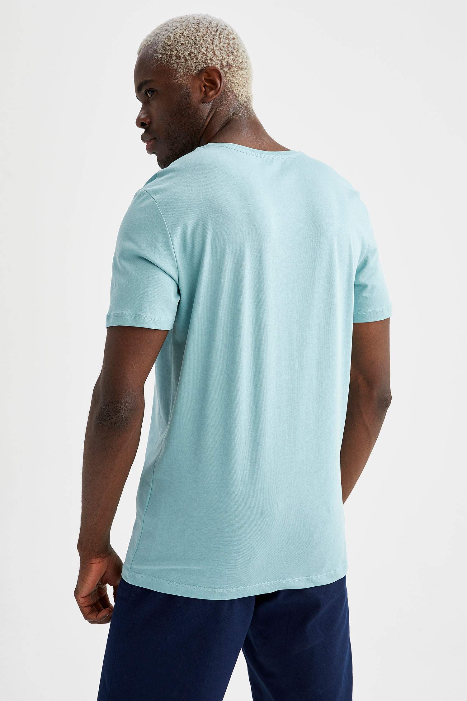 Slim Fit V Yaka Basic Tişört