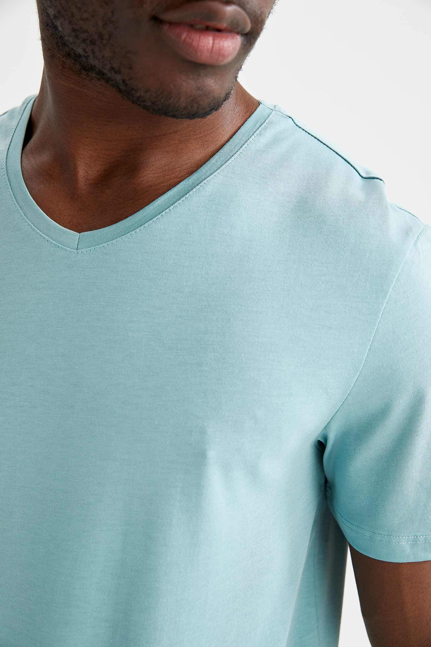 Slim Fit V Yaka Basic Tişört