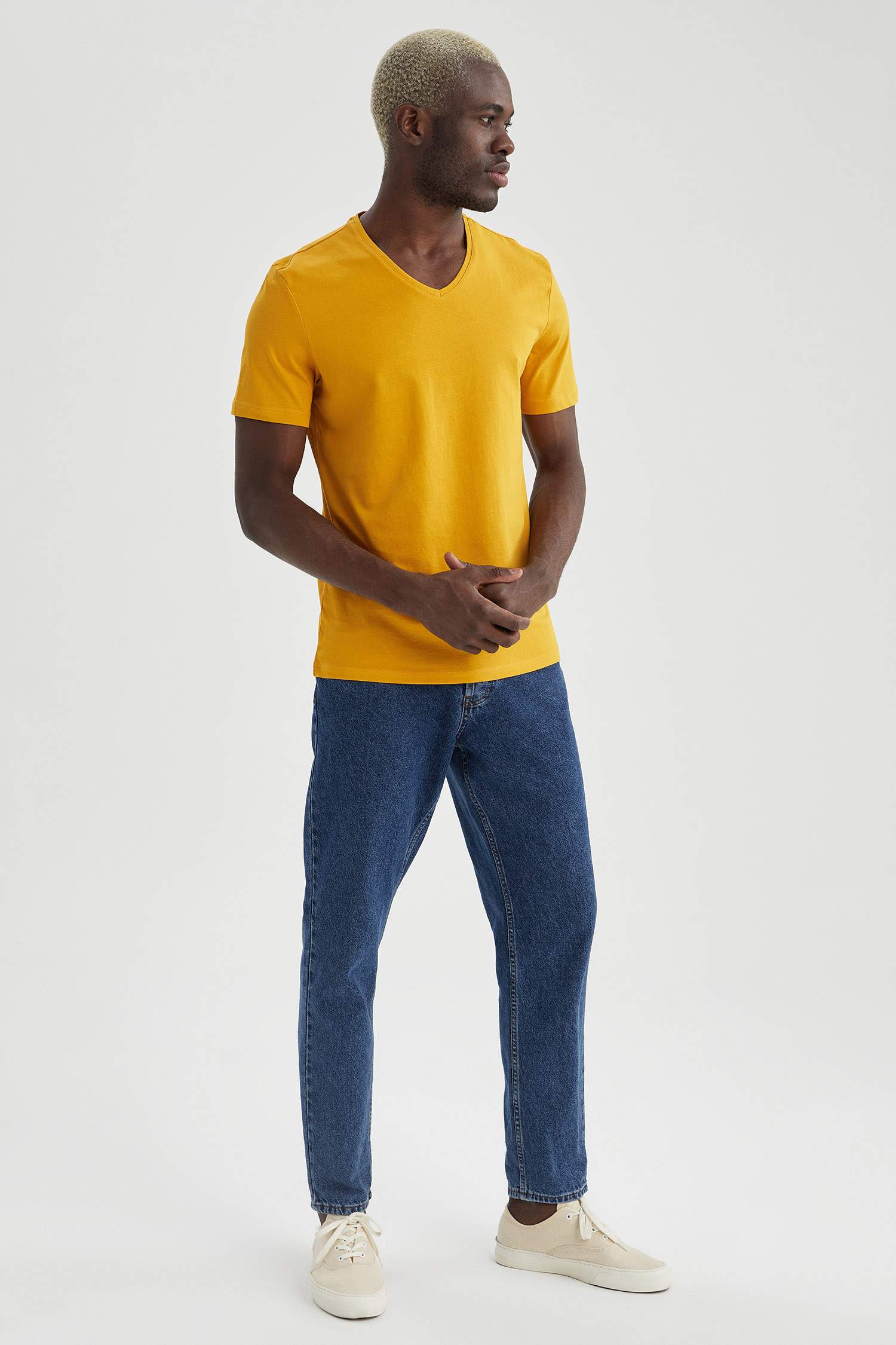 Slim Fit V Yaka Basic Tişört