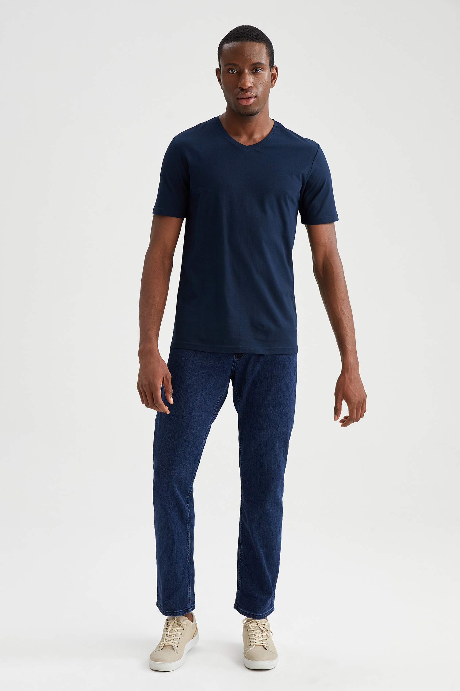 Slim Fit V Yaka Basic Pamuklu Penye Tişört