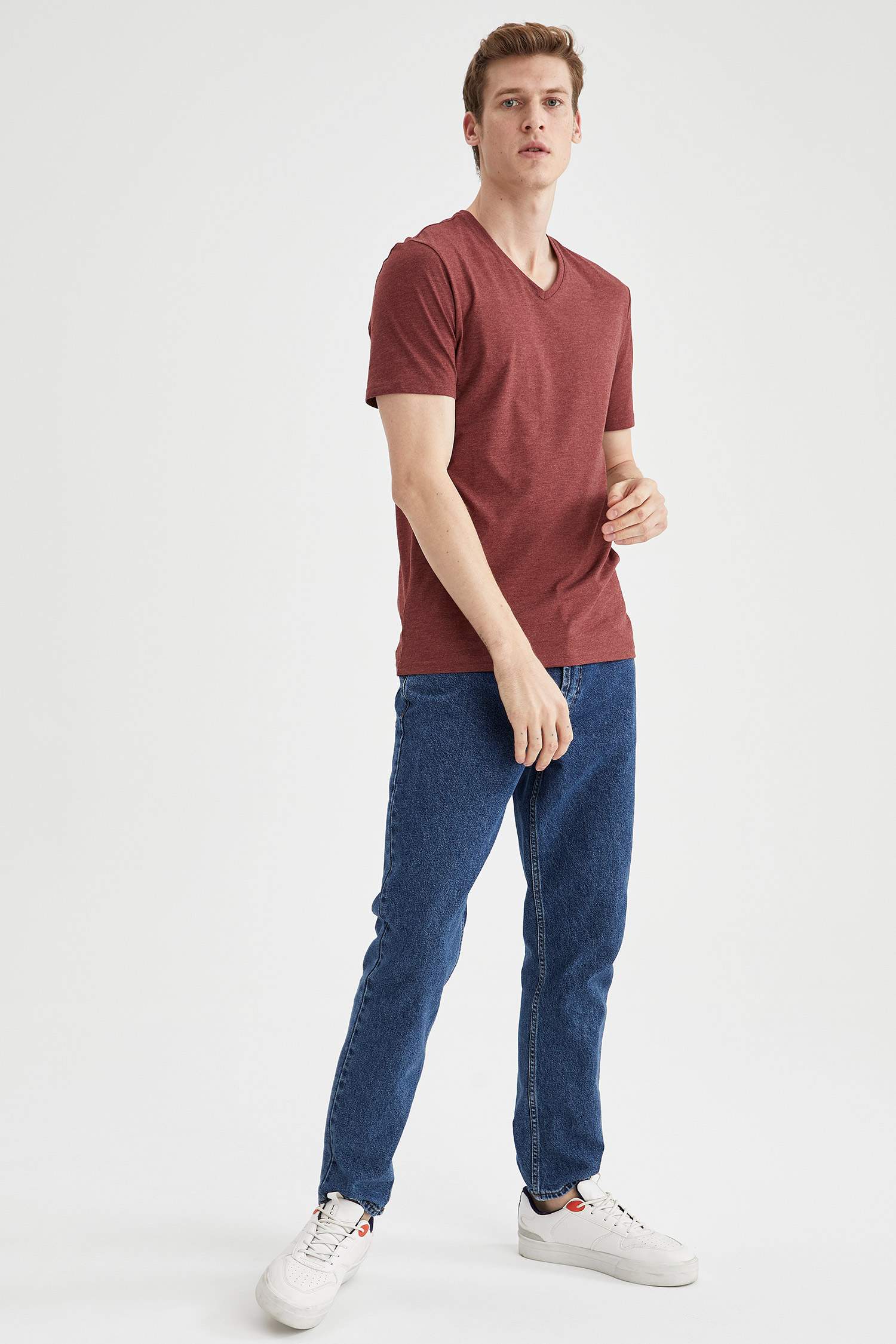 Slim Fit V Yaka Basic Pamuklu Penye Tişört