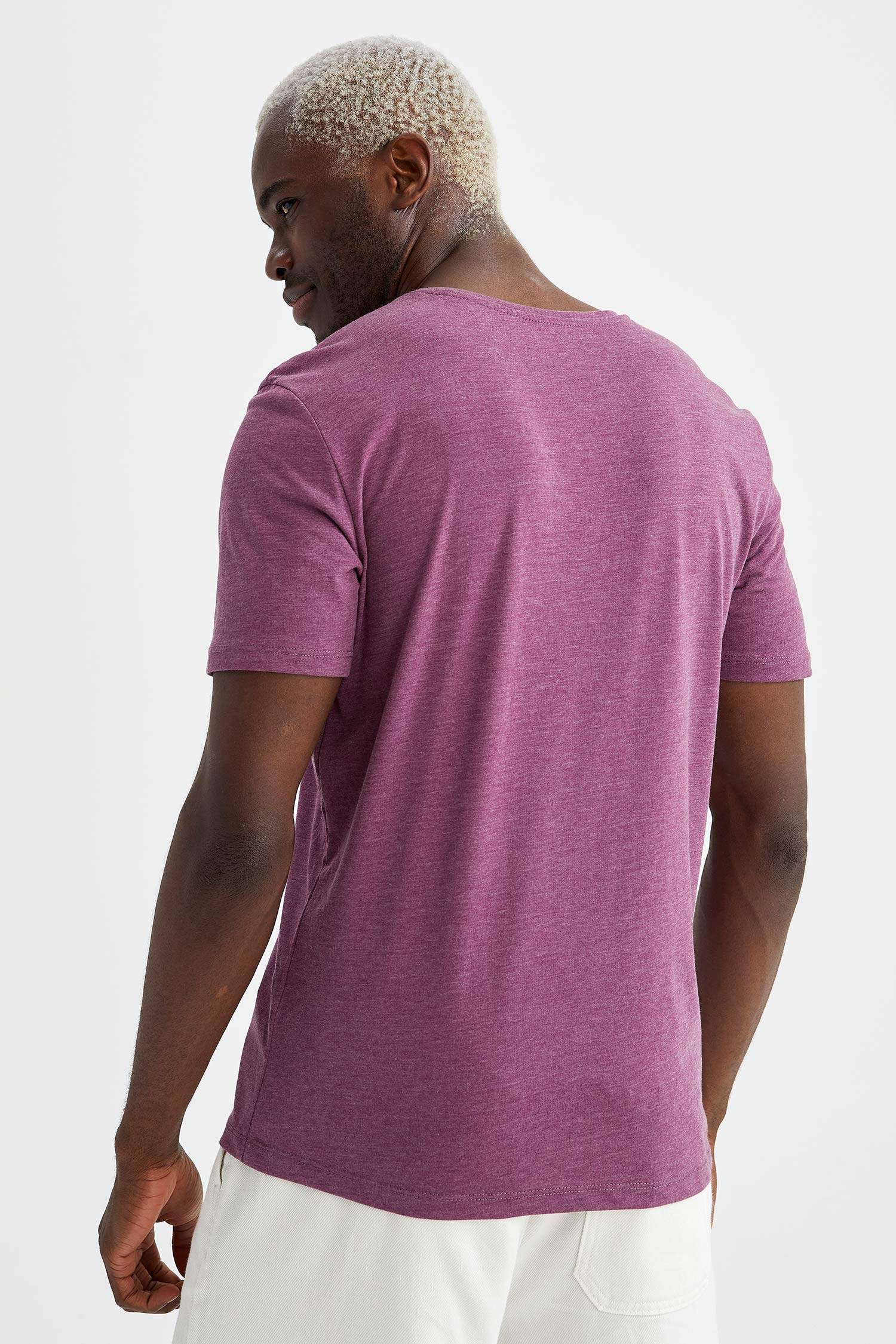 Slim Fit V Yaka Basic Tişört