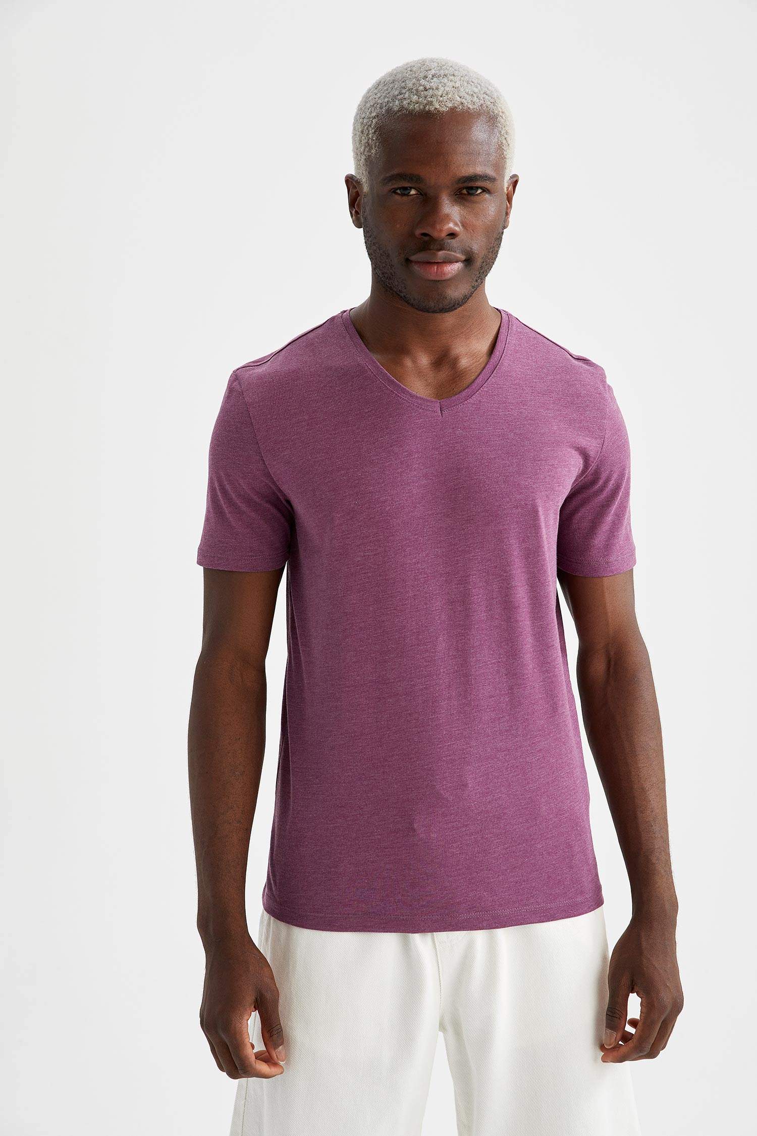 Slim Fit V Yaka Basic Tişört
