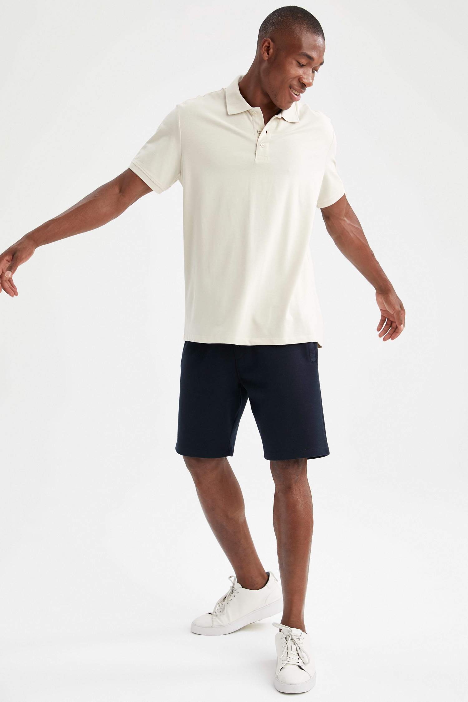 Regular Fit Polo Yaka Basic Kısa Kollu Tişört
