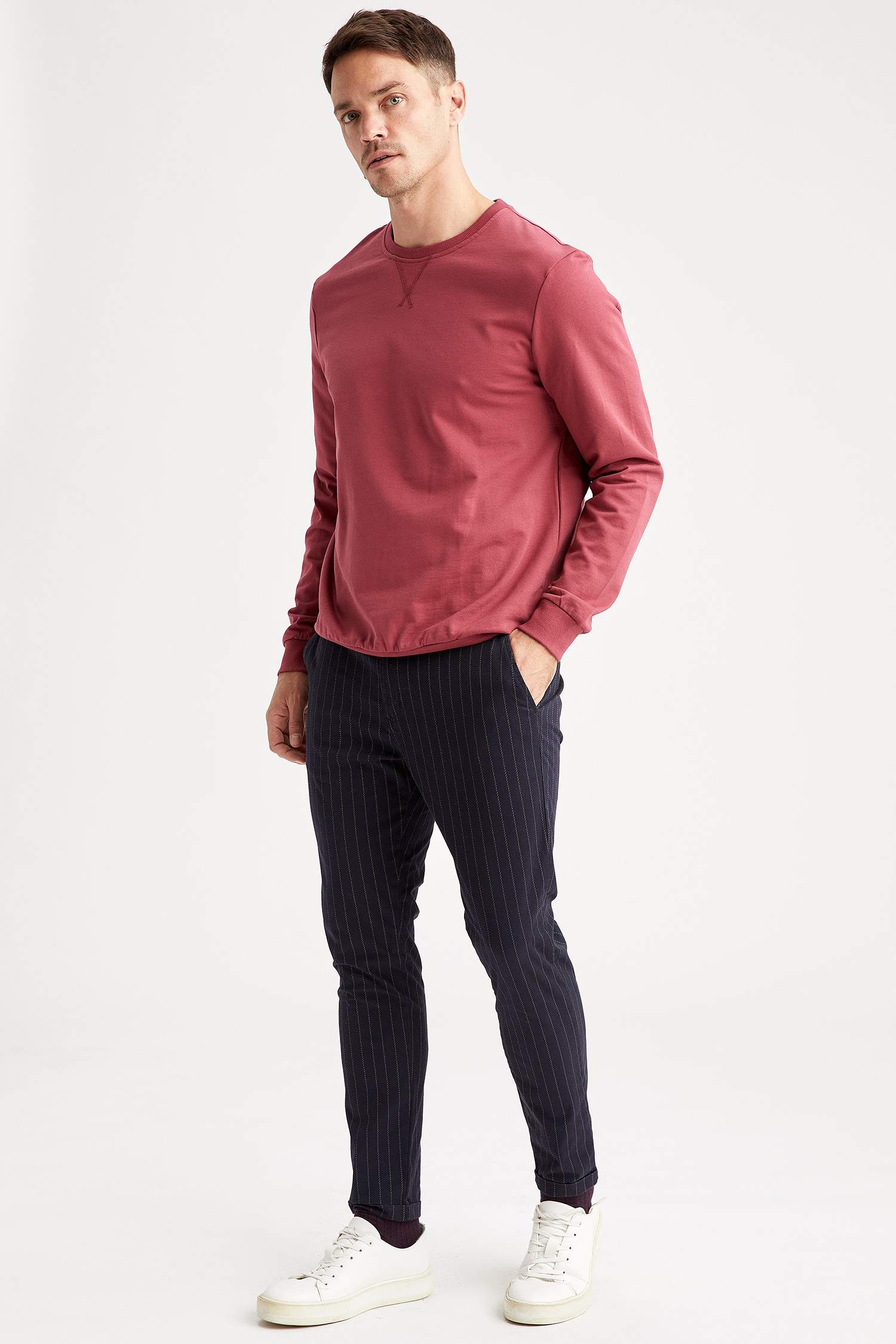 Bisiklet Yaka Basic Regular Fit Sweatshirt