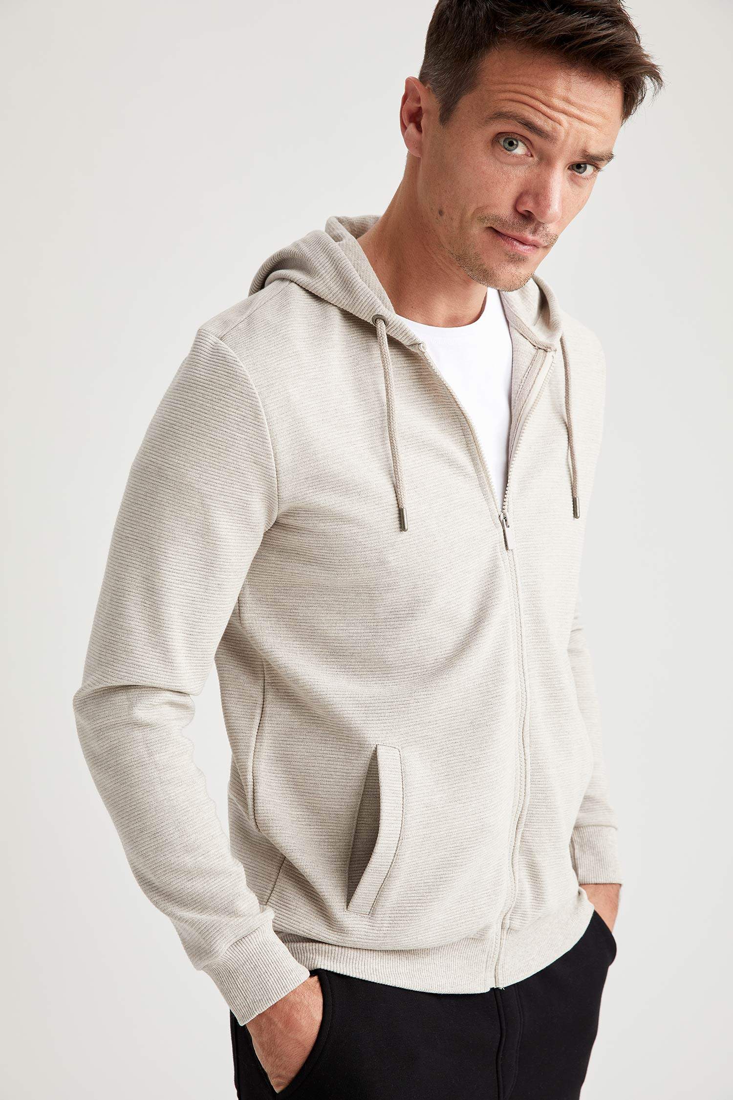 Regular Fit Kapüşonlu Fermuarlı Sweatshirt