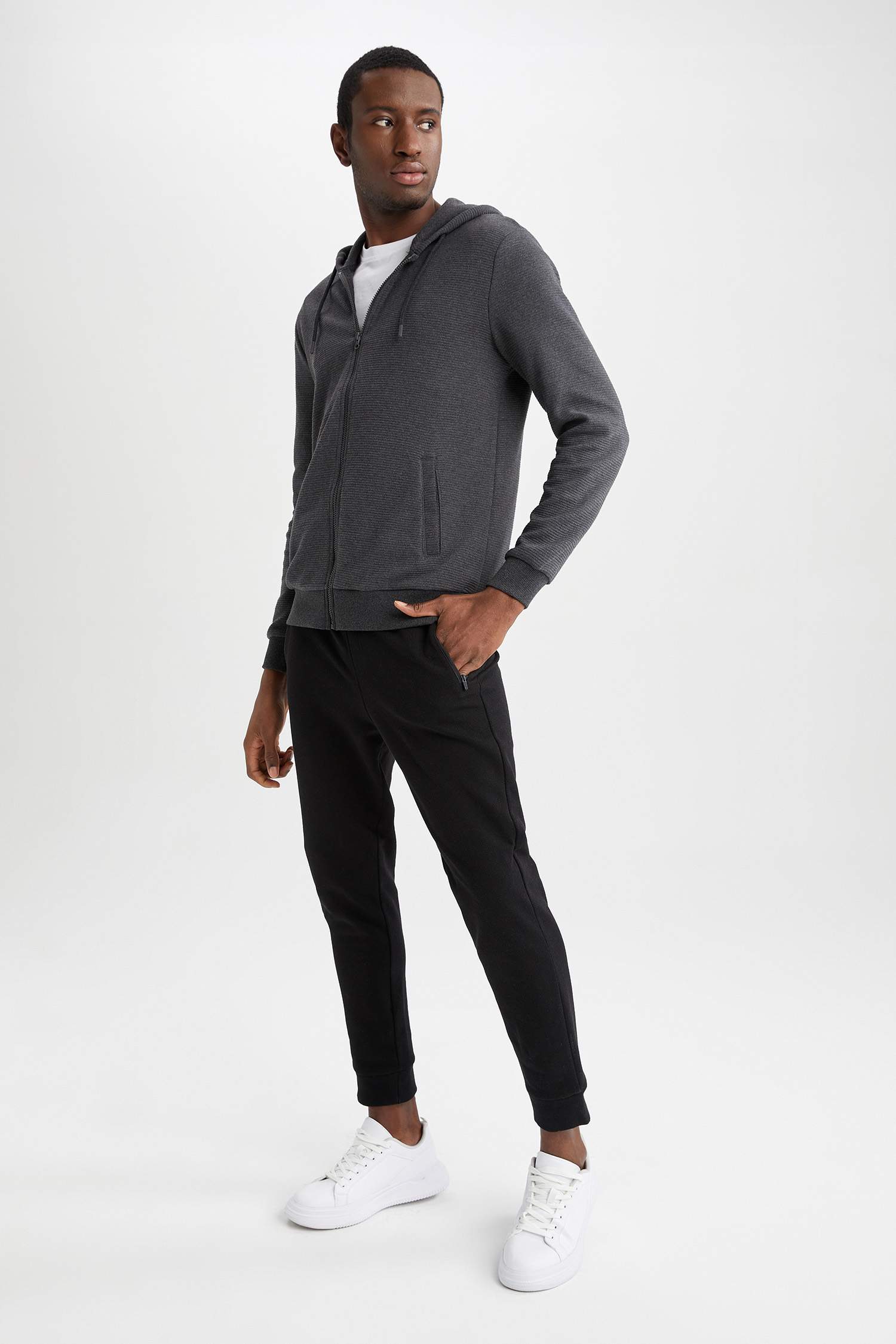 Regular Fit Kapüşonlu Fermuarlı Sweatshirt