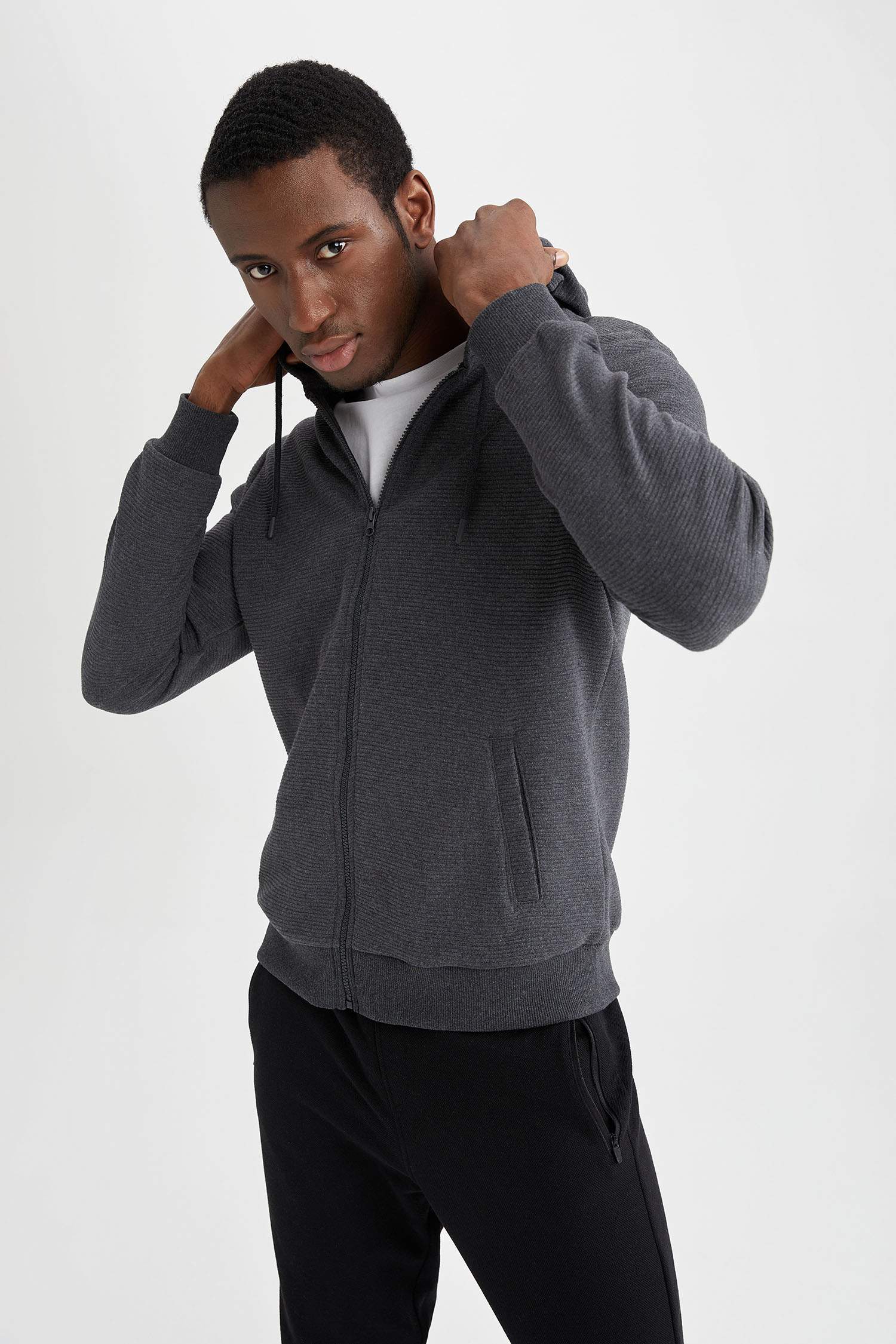 Regular Fit Kapüşonlu Fermuarlı Sweatshirt
