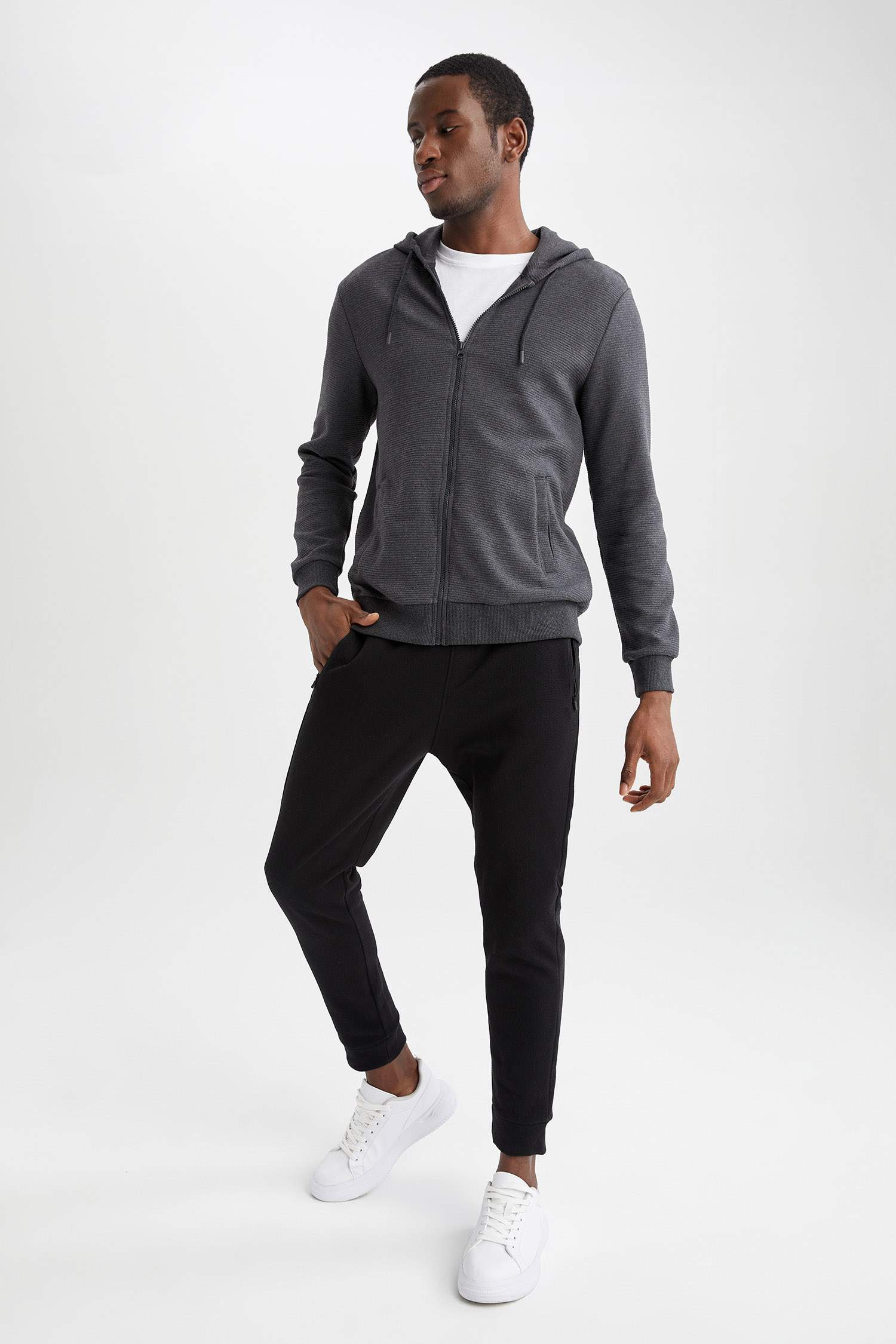 Regular Fit Kapüşonlu Fermuarlı Sweatshirt
