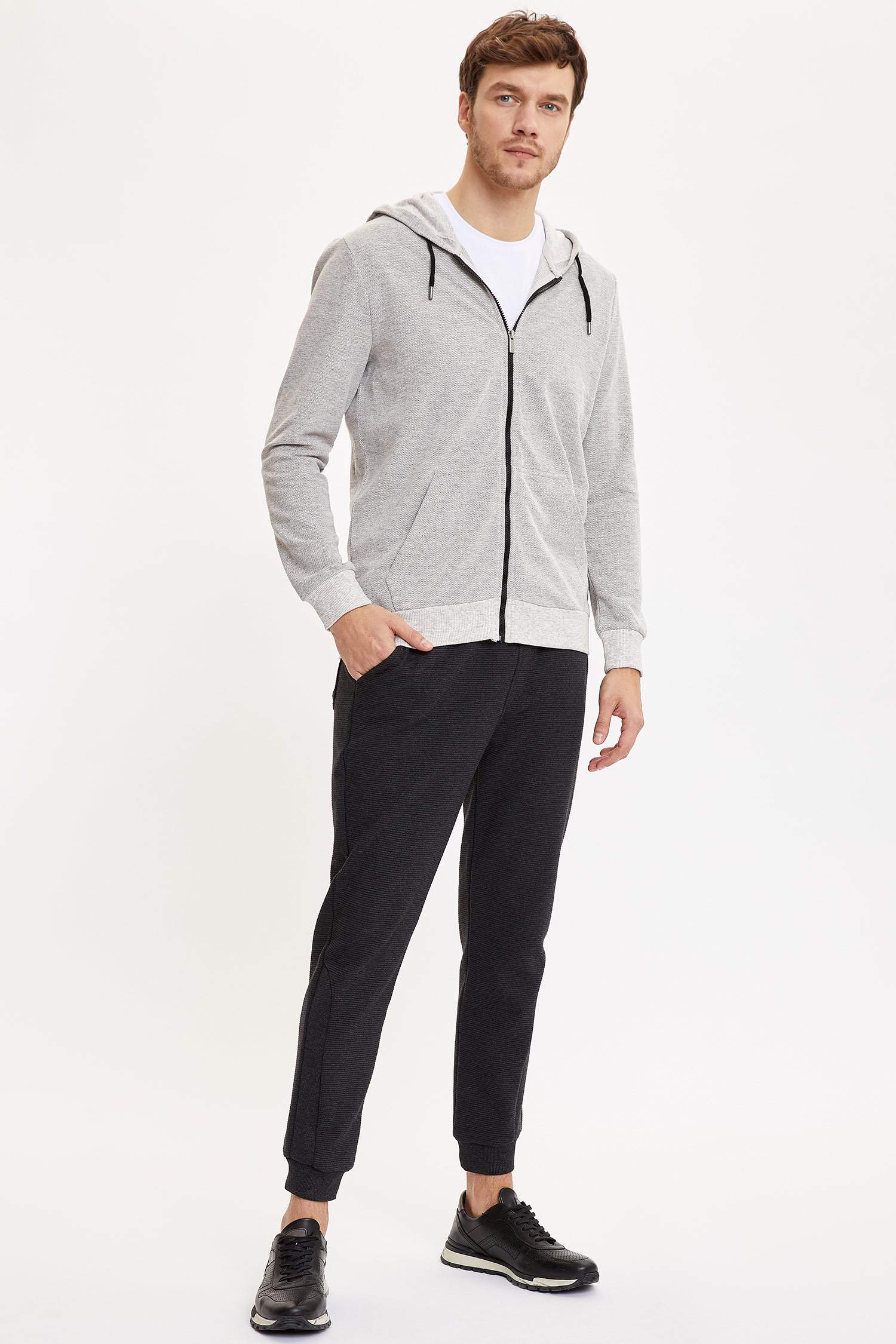 Regular Fit Kapüşonlu Fermuarlı Basic Sweatshirt