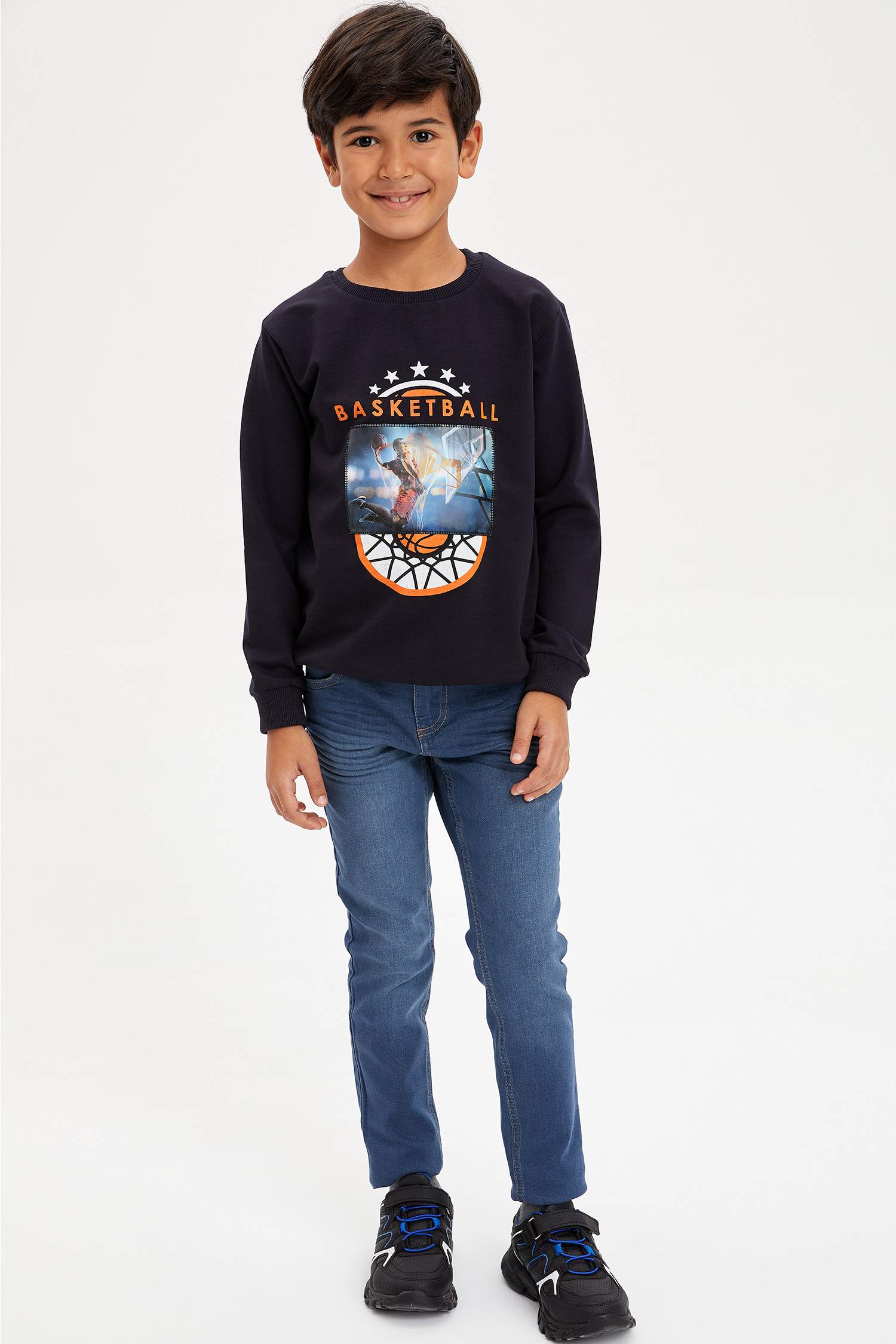 Defacto Hologram Baskılı Sweatshirt. 2 Defacto Hologram Baskılı Sweatshirt. 2