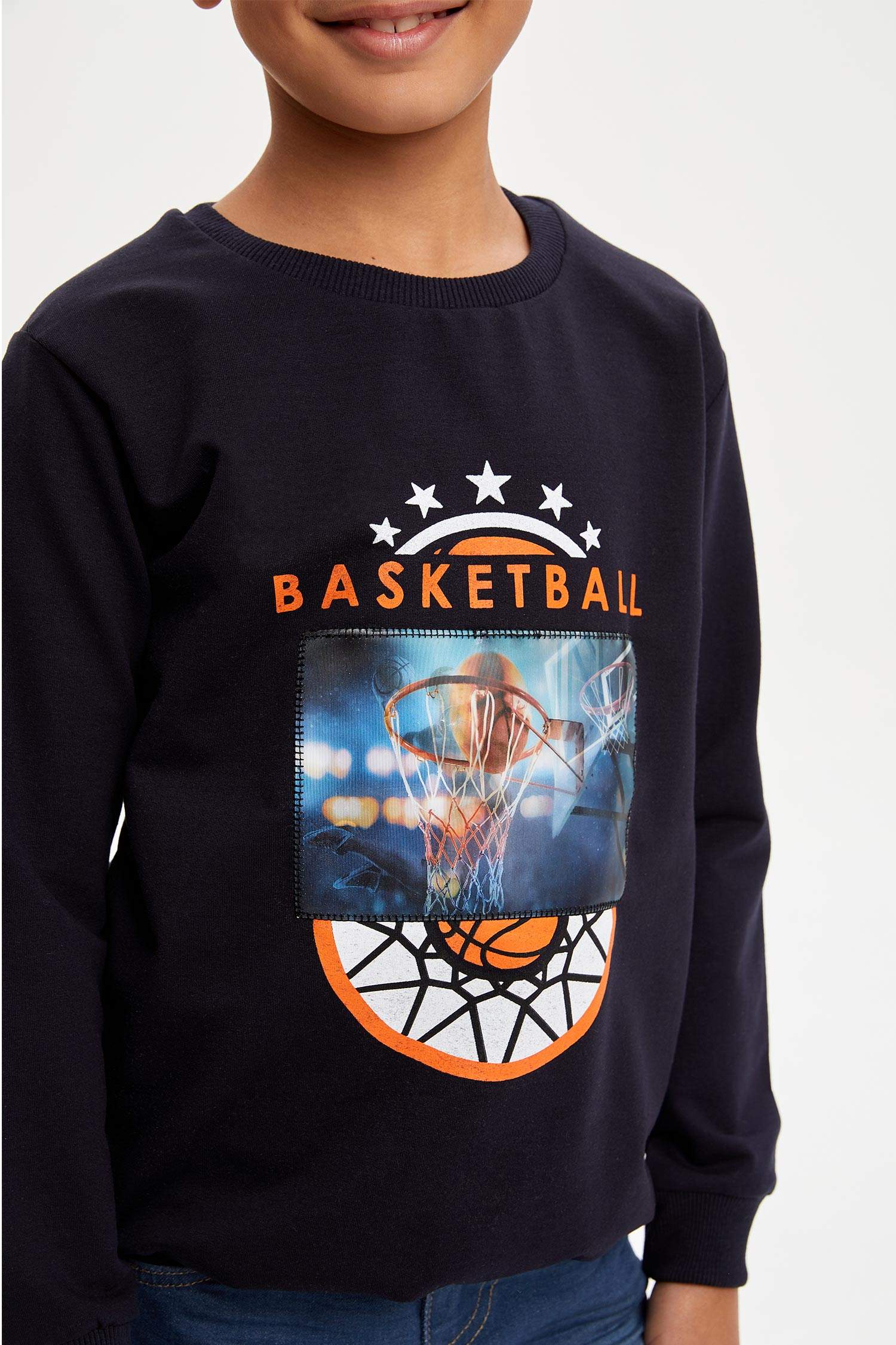 Defacto Hologram Baskılı Sweatshirt. 3 Defacto Hologram Baskılı Sweatshirt. 3