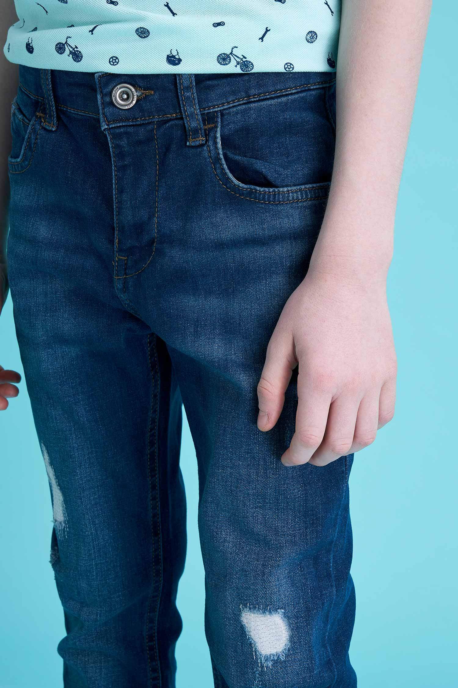 Erkek Çocuk Slim Fit Yıpratma Detaylı Jean Pantolon