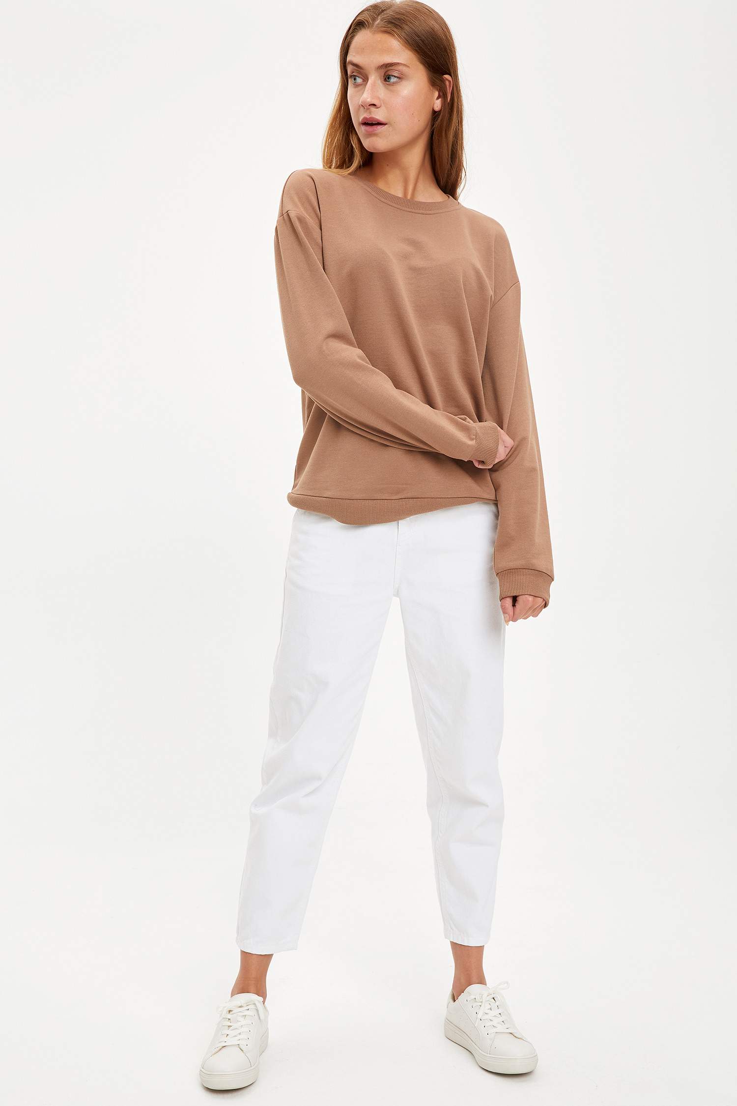 Basic Regular Fit Bisiklet Yaka Cepsiz Uzun Kollu Sweatshirt