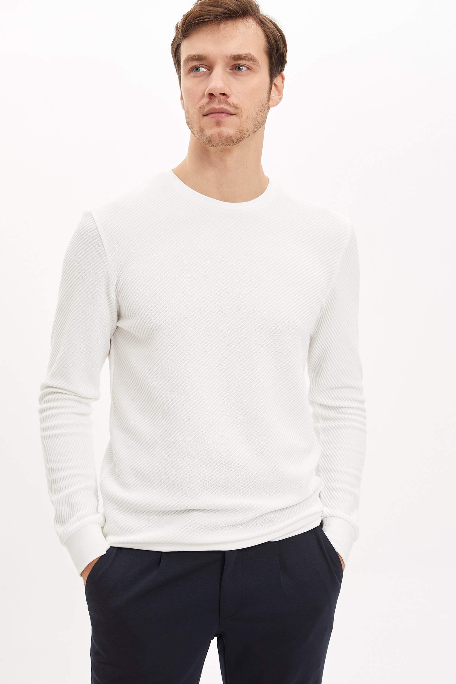 Slim Fit Bisiklet Yaka Cepsiz Pamuklu Uzun Kollu Sweatshirt