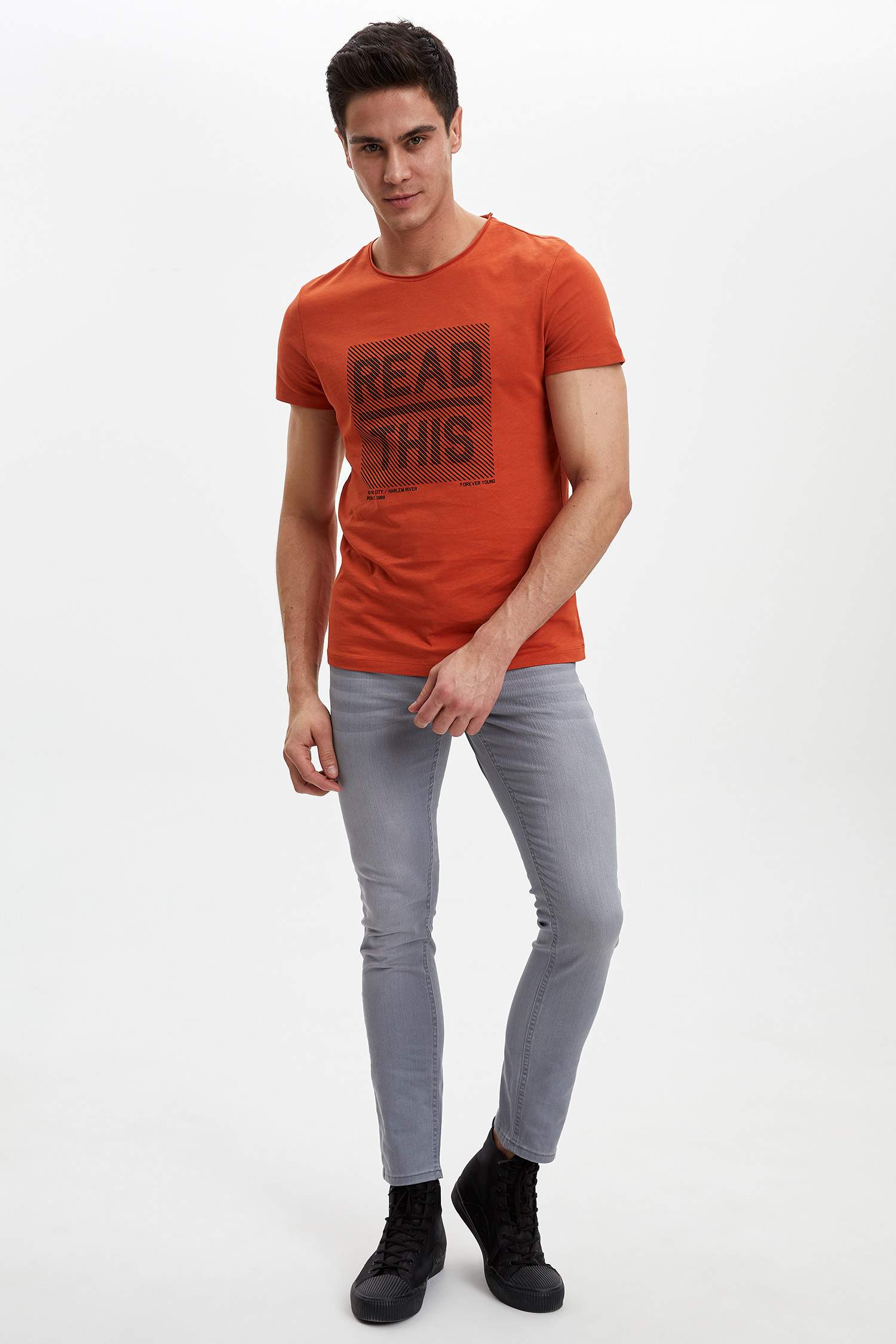 Yazı Baskılı Extra Slim Fit Tişört
