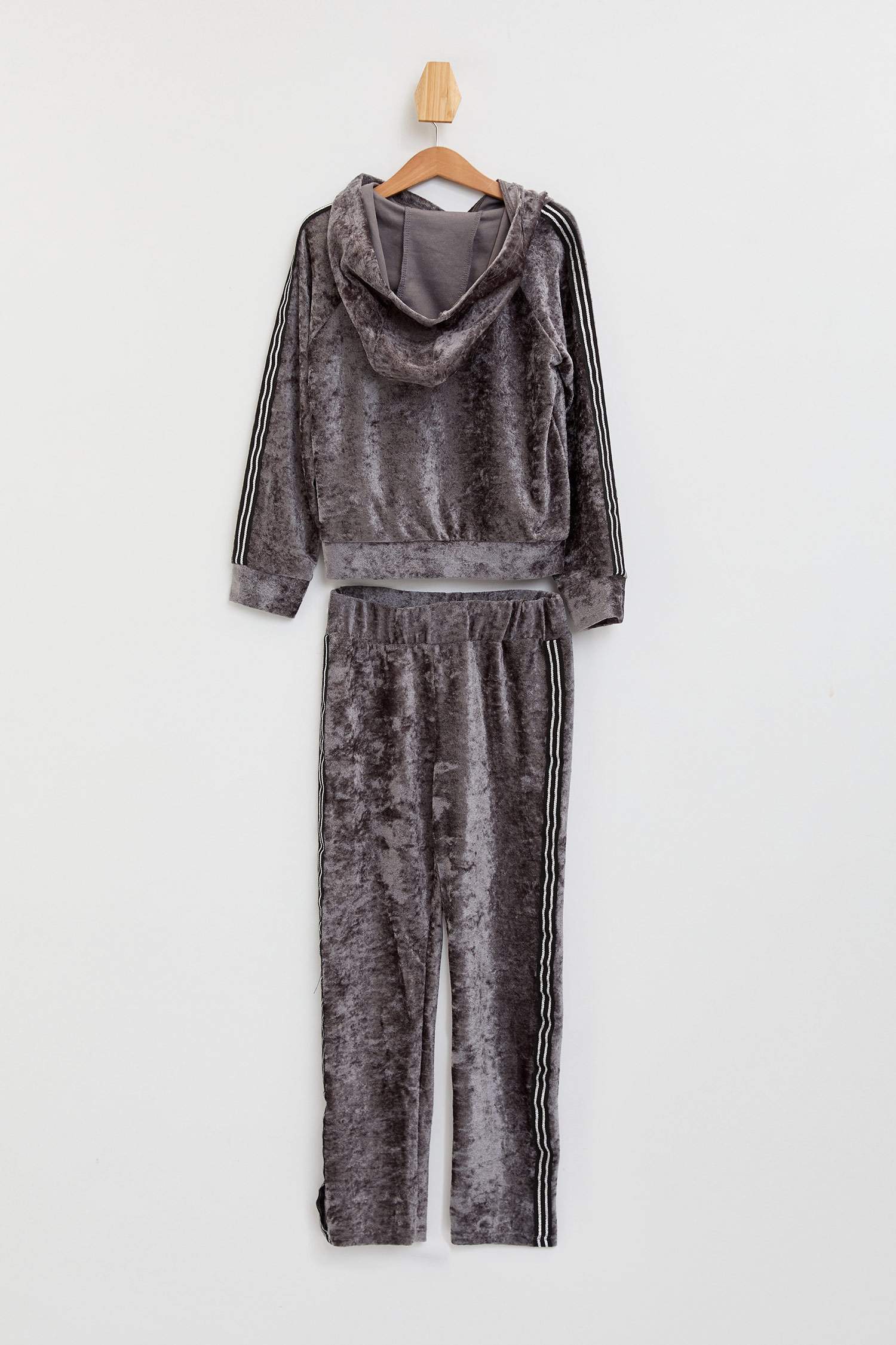 Defacto Kadife Eşofman Takım. 2 Defacto Kadife Eşofman Takım. 2