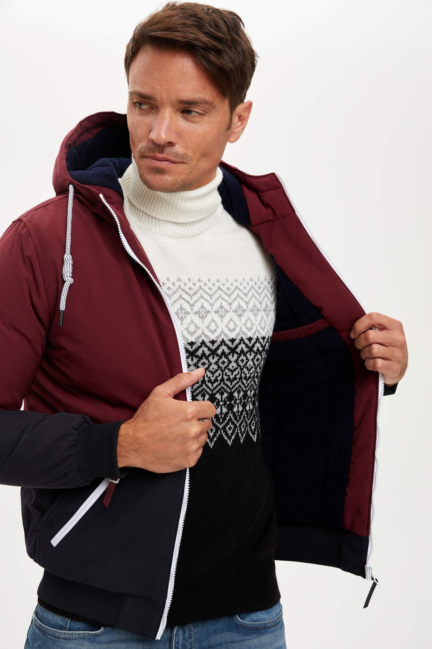 Slim Fit Kapüşonlu Desenli Mont