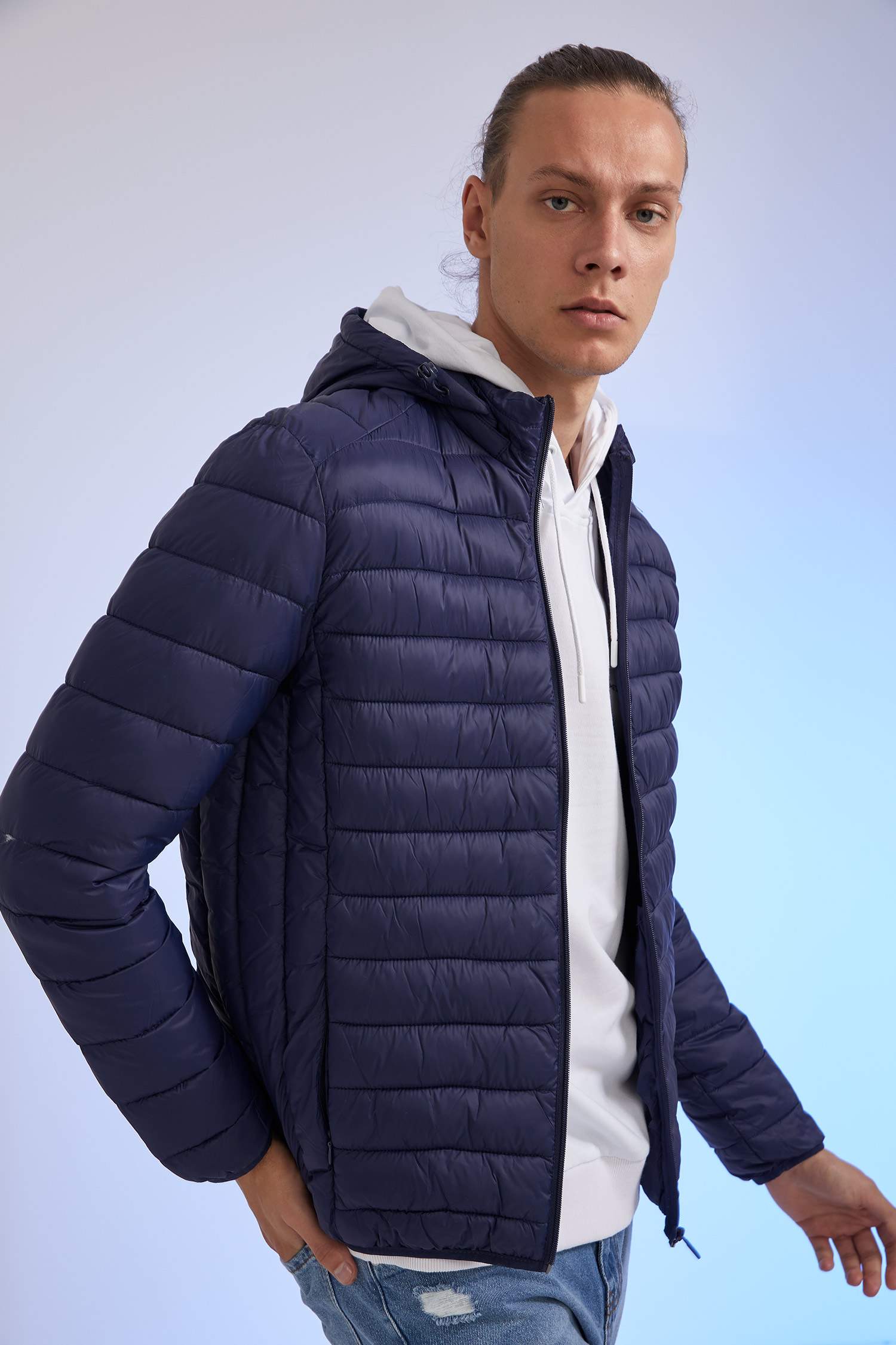 Slim Fit Kapüşonlu Şişme Mont