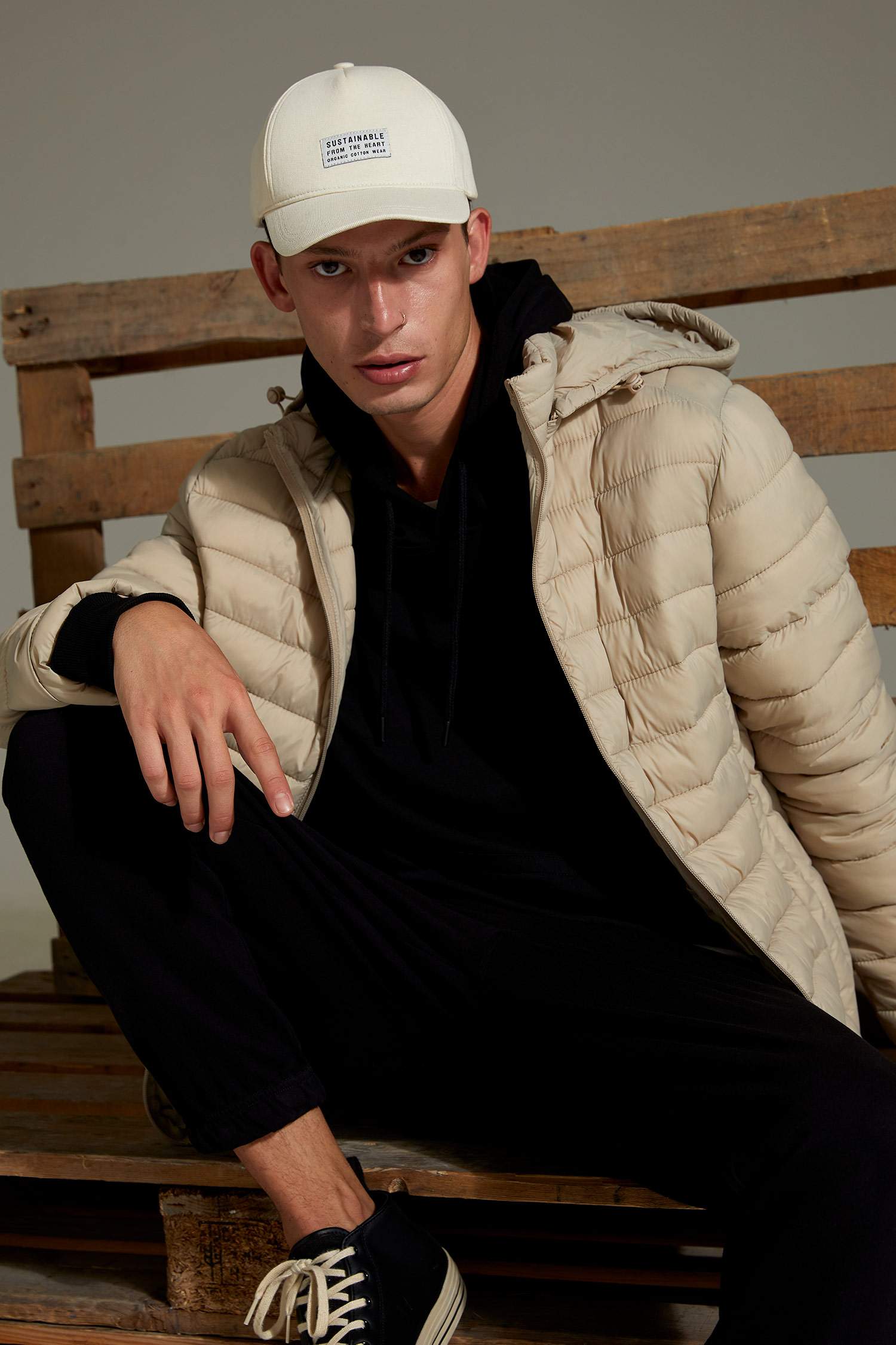 Slim Fit Kapüşonlu Su İtici Isı Yalıtımlı Warmtech Şişme Mont