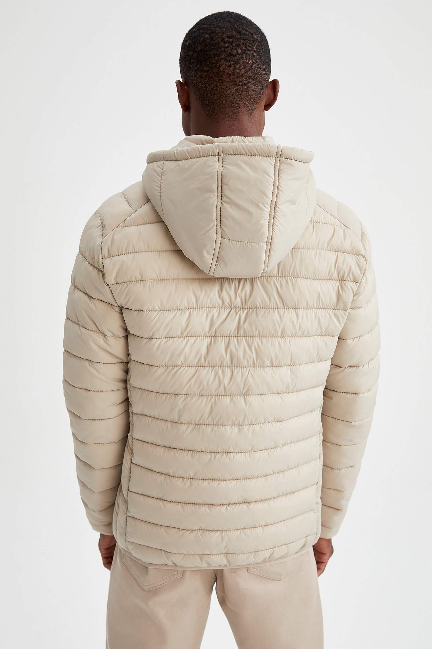 Slim Fit Kapüşonlu Su İtici Isı Yalıtımlı Warmtech Şişme Mont