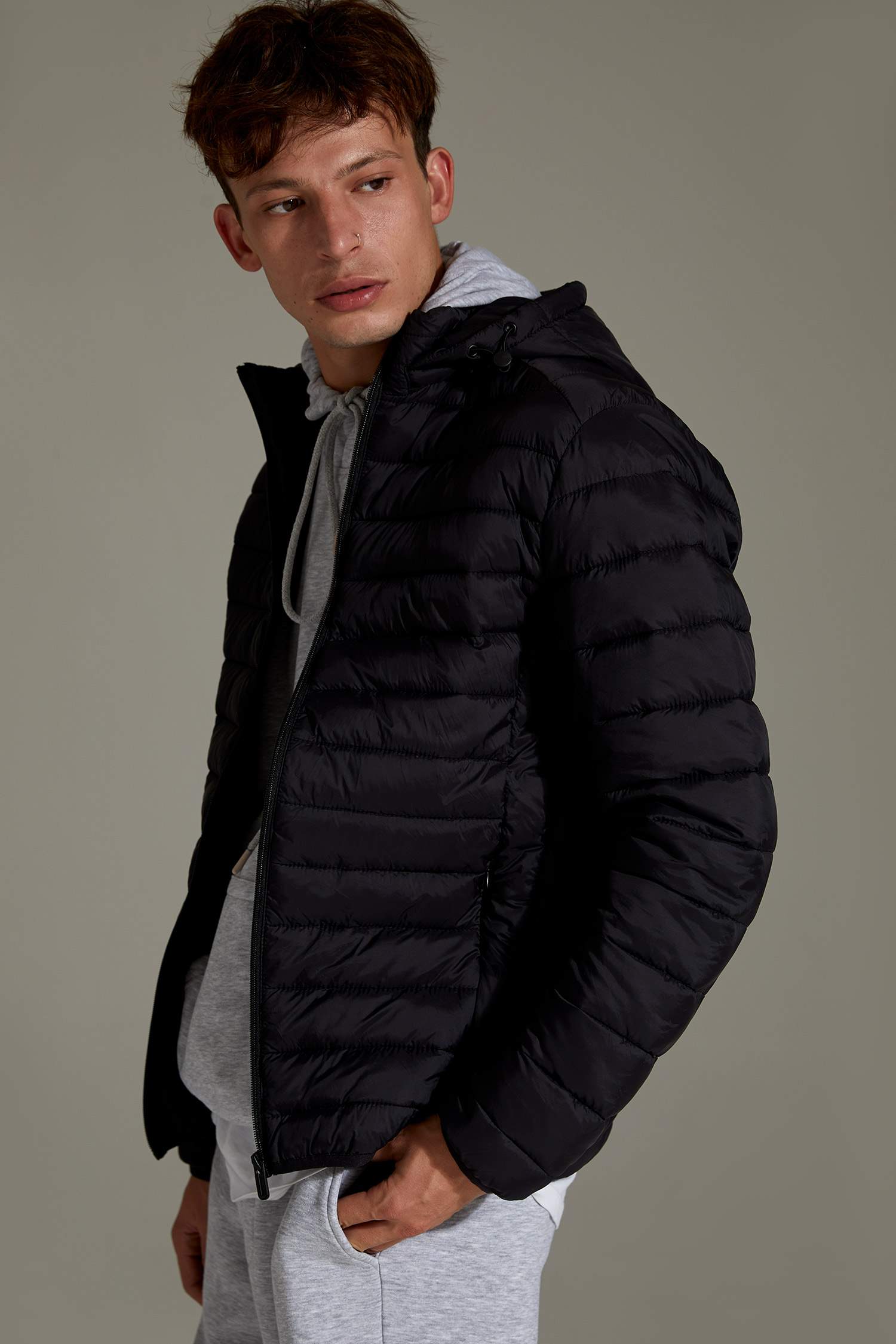 Slim Fit Kapüşonlu Şişme Mont